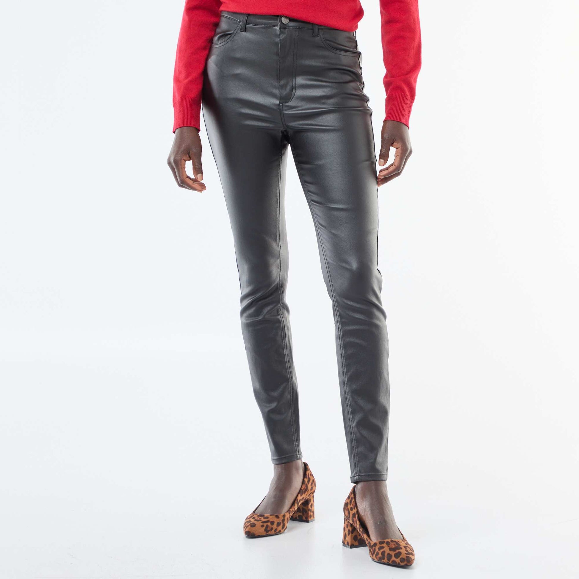 Pantalón skinny revestido liso NEGRO