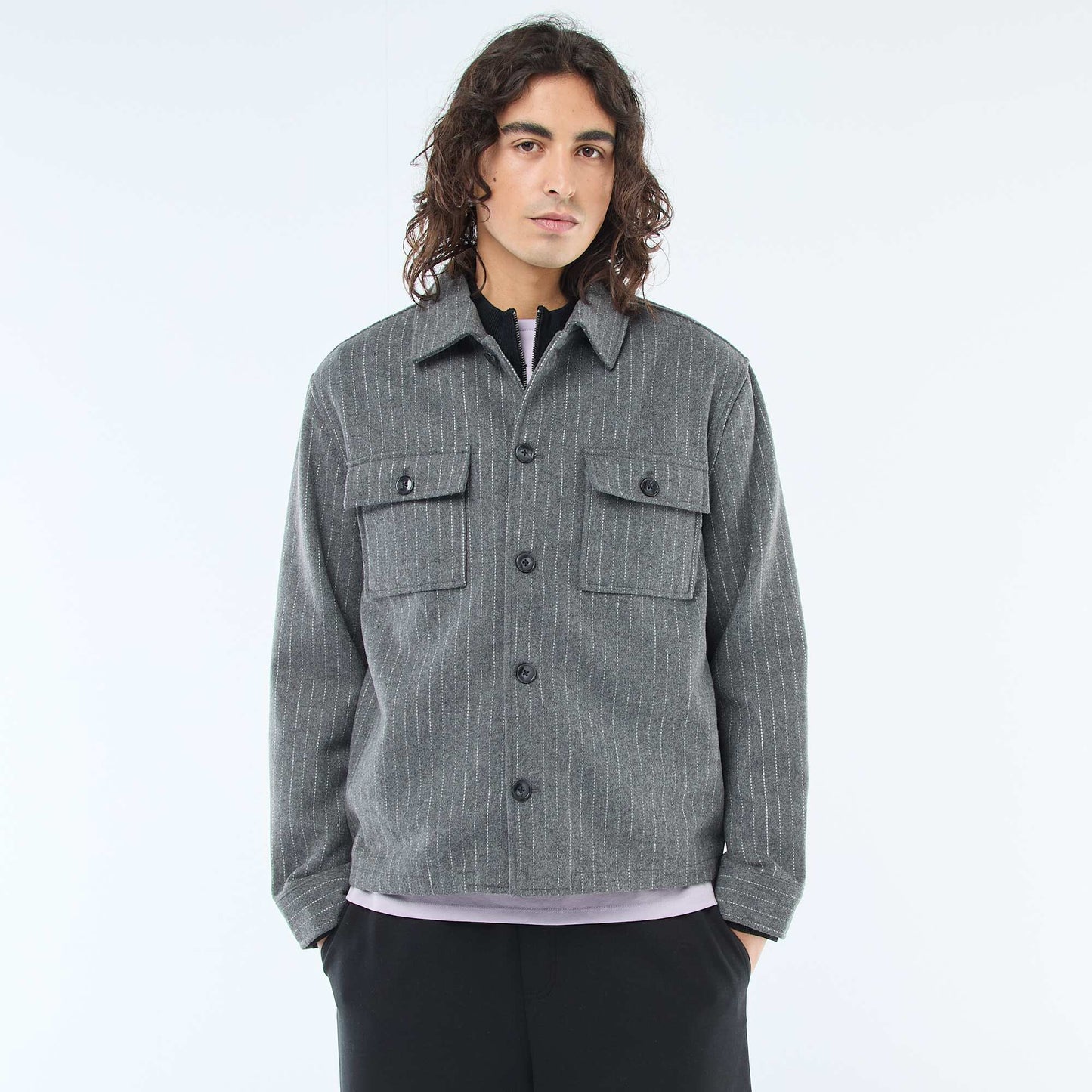 Sobrecamisa lisa cálida con bolsillos de solapa GRIS