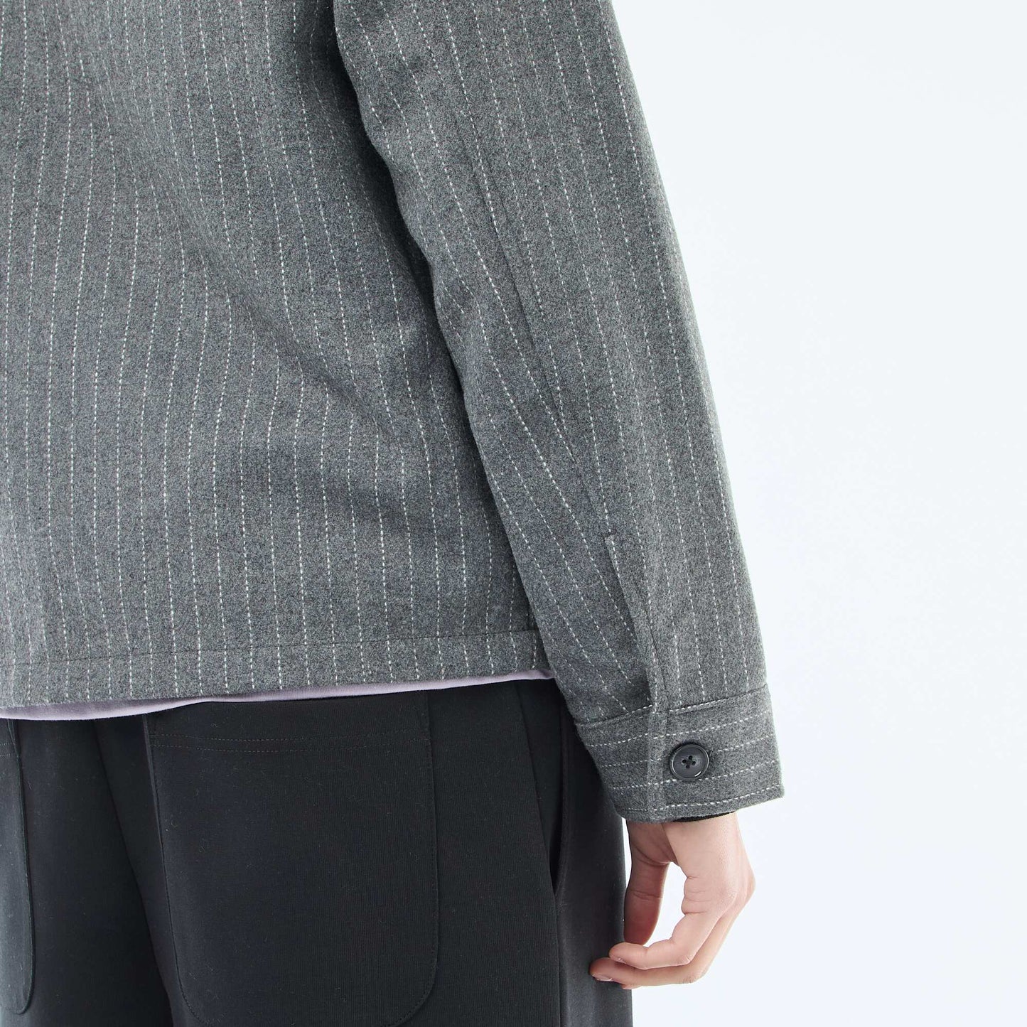 Sobrecamisa lisa cálida con bolsillos de solapa GRIS