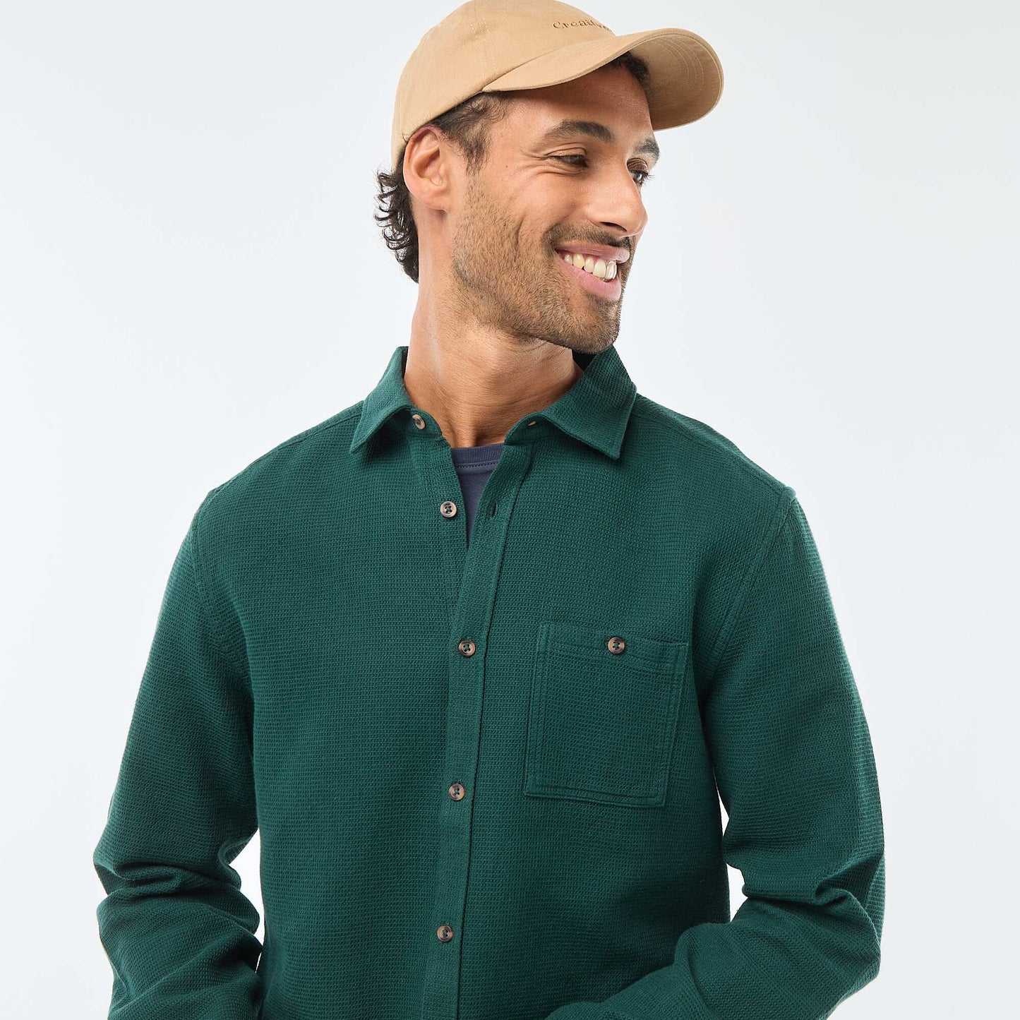 Camisa de manga larga en material gofrado VERDE
