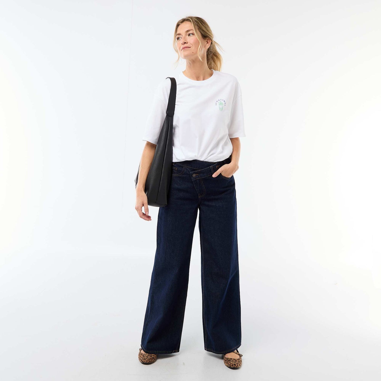 Camiseta oversize con mensaje BLANCO