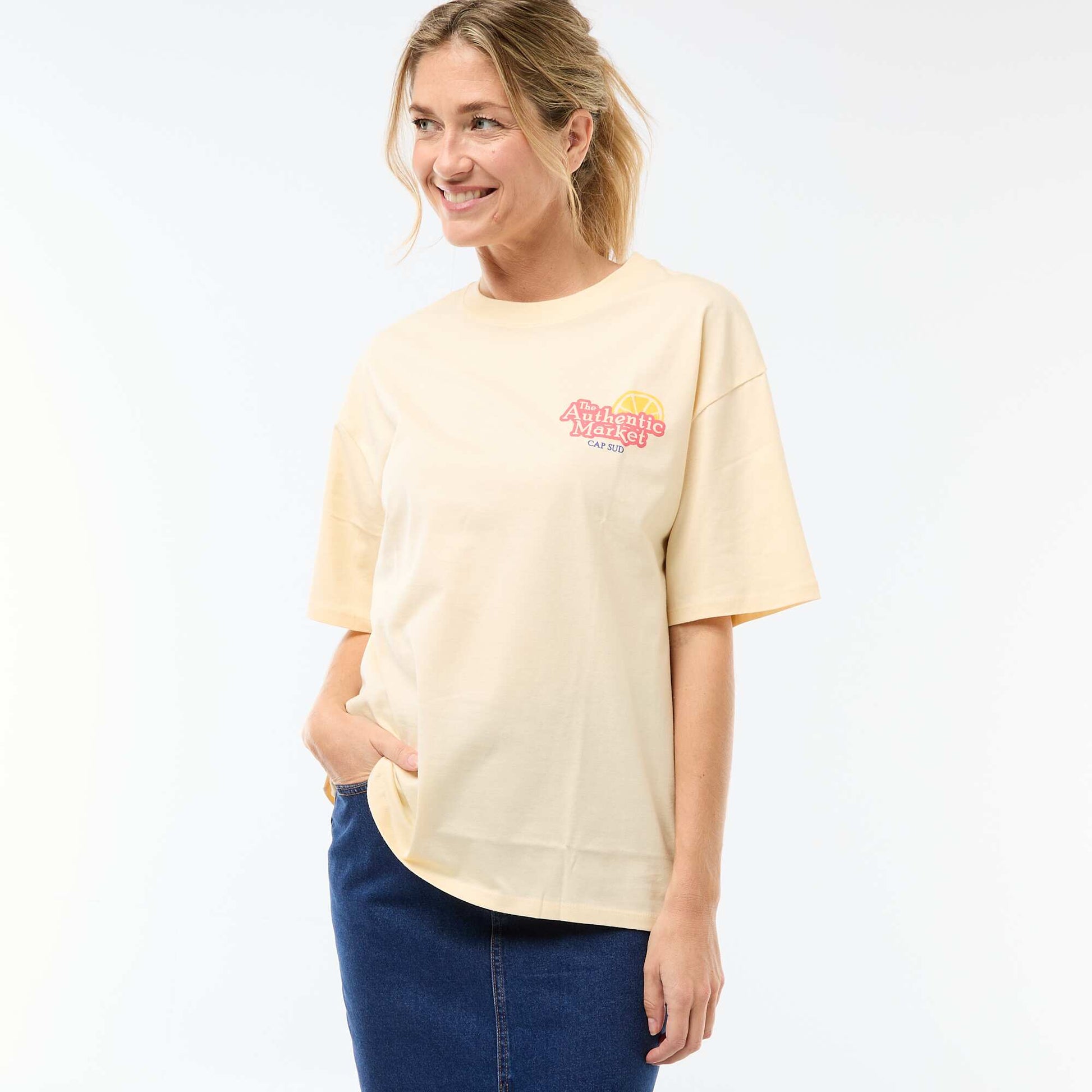 Camiseta oversize con mensaje AMARILLO
