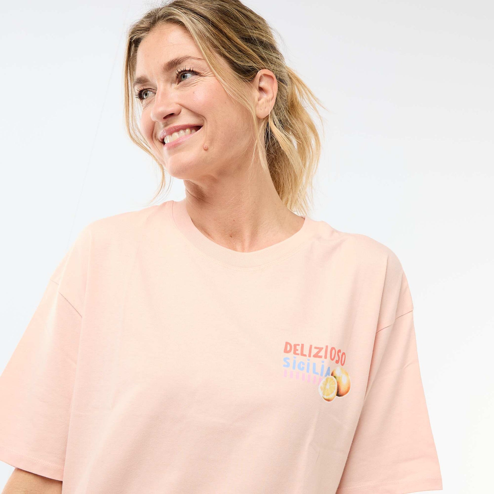 Camiseta oversize con mensaje BLANCO
