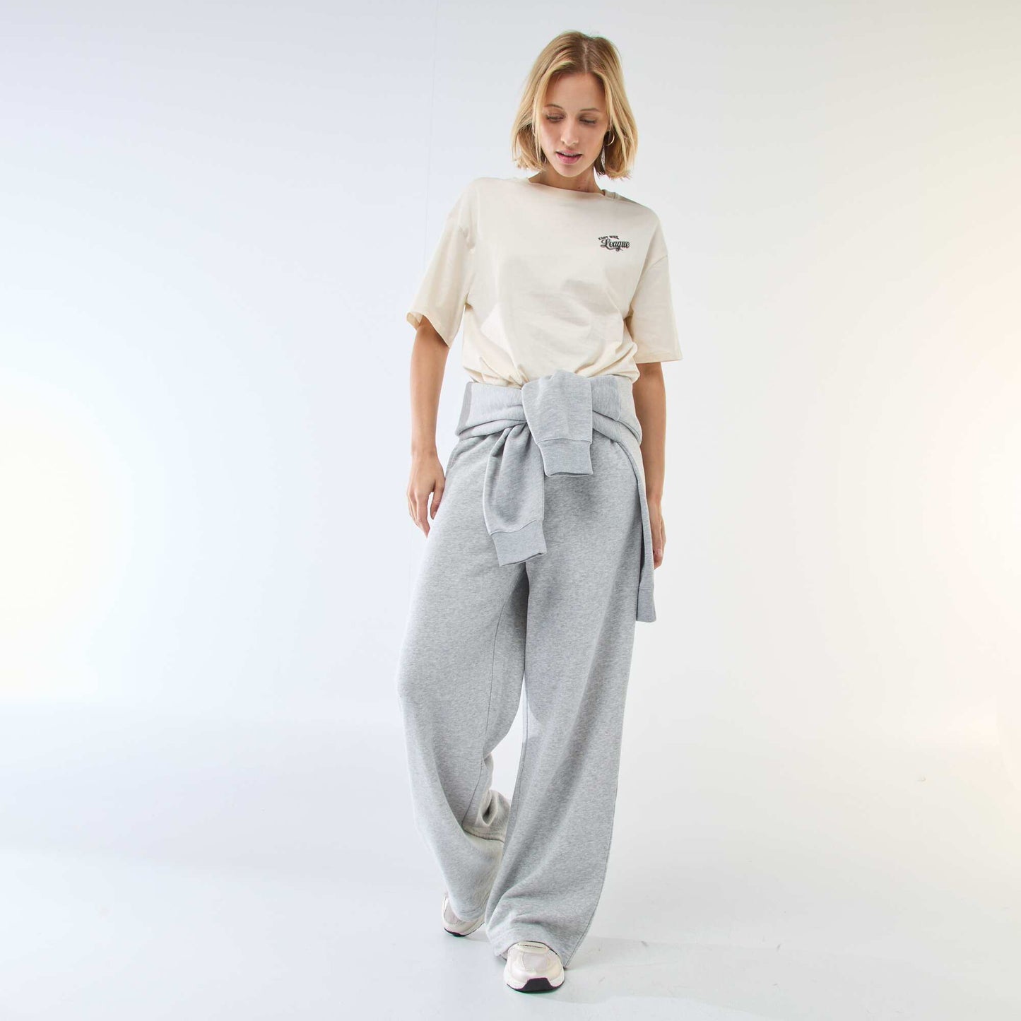 Camiseta oversize con mensaje BLANCO