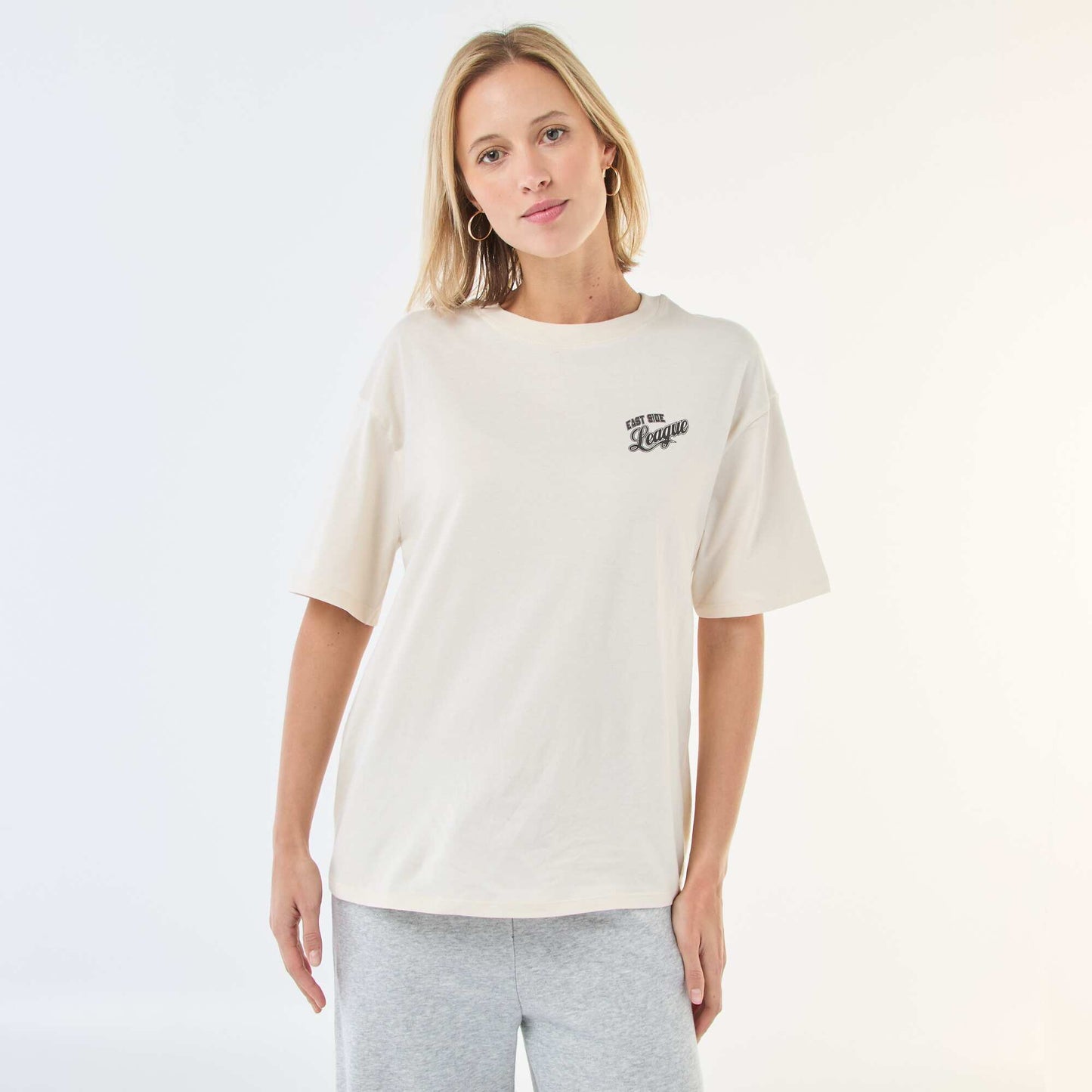 Camiseta oversize con mensaje BLANCO
