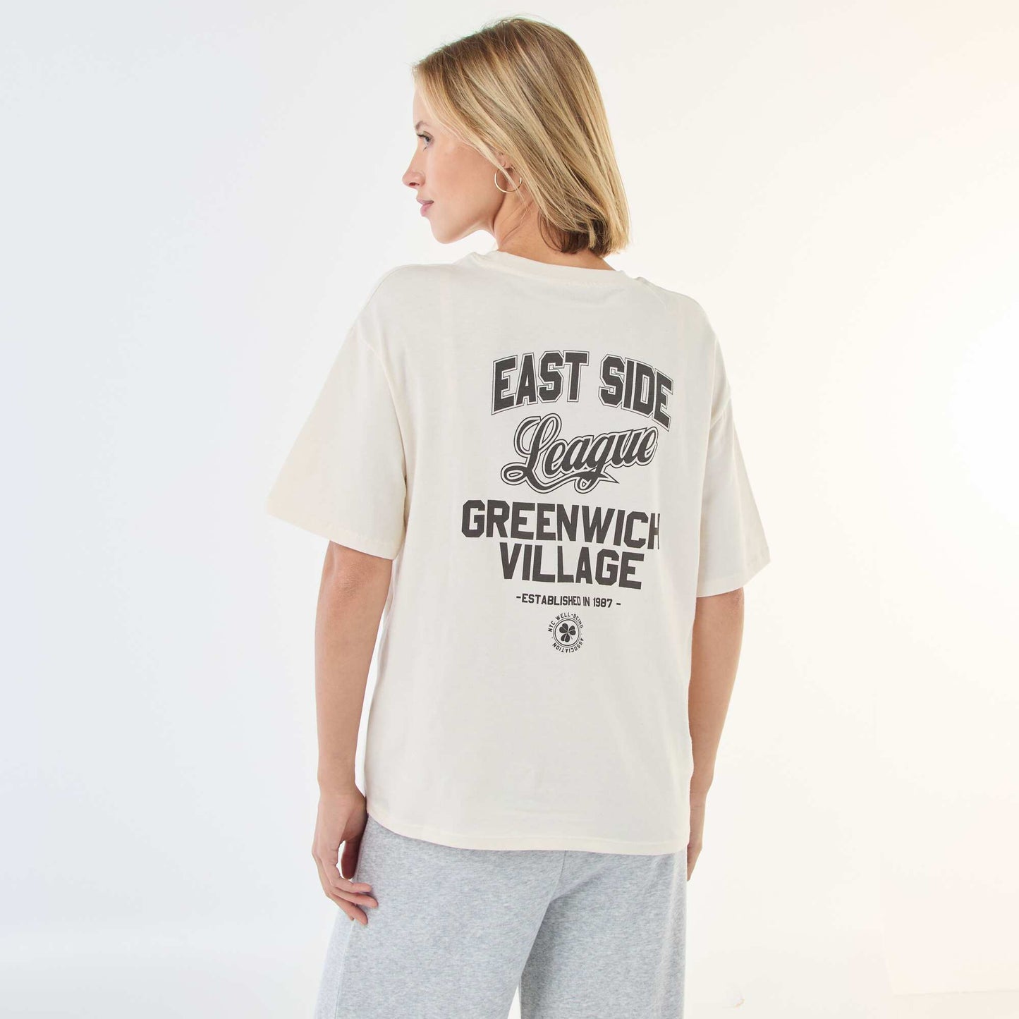 Camiseta oversize con mensaje BLANCO