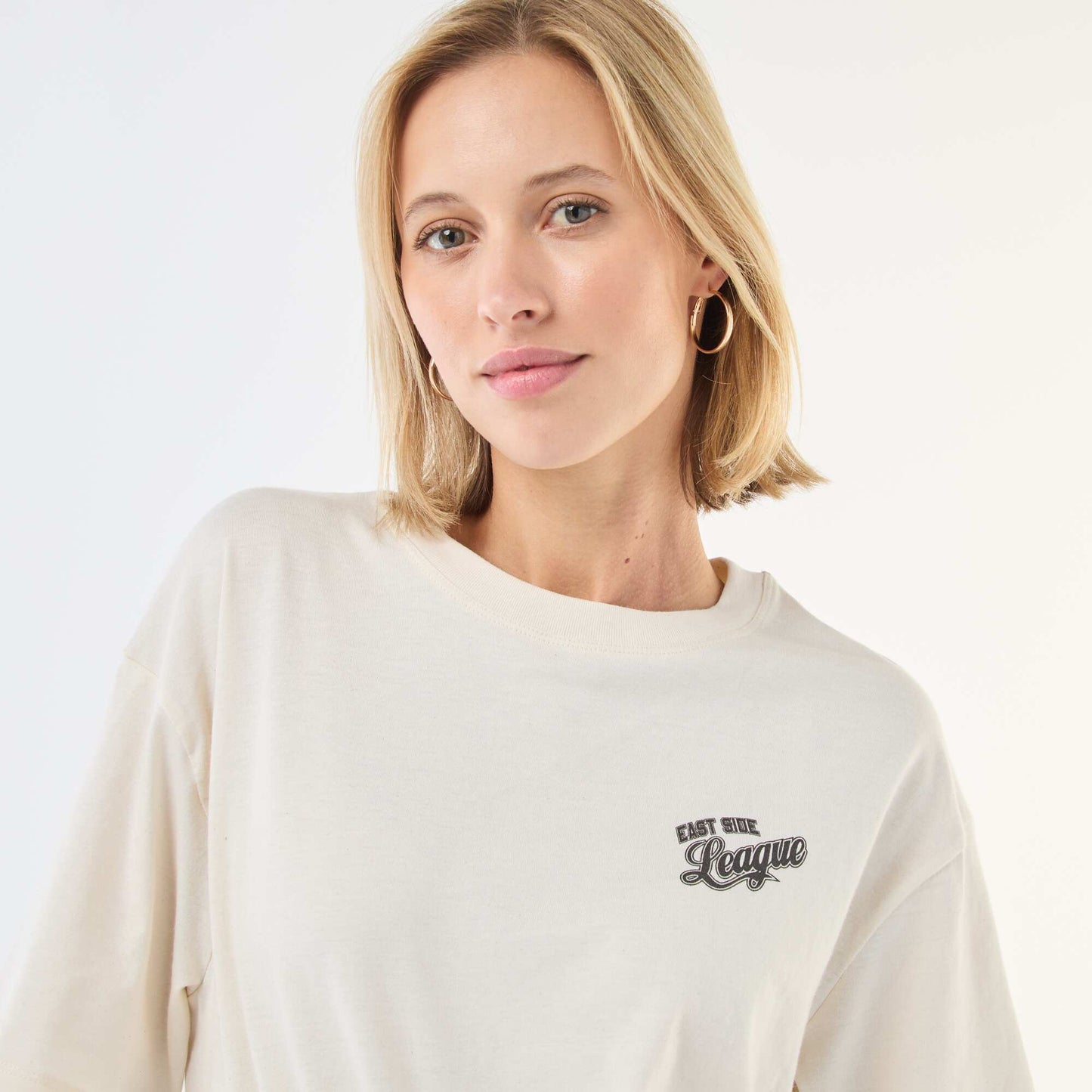 Camiseta oversize con mensaje BLANCO