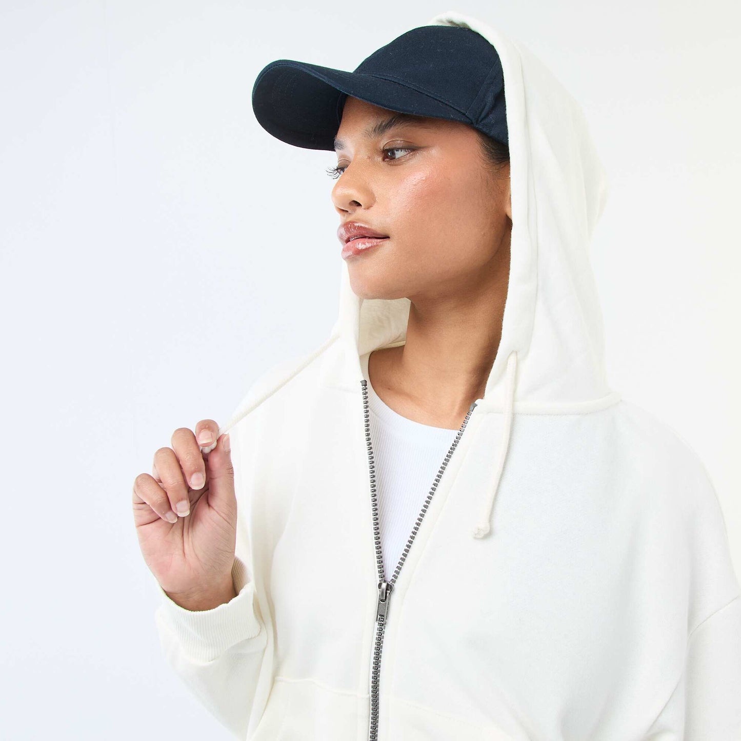 Buzo con capucha crop top BLANCO