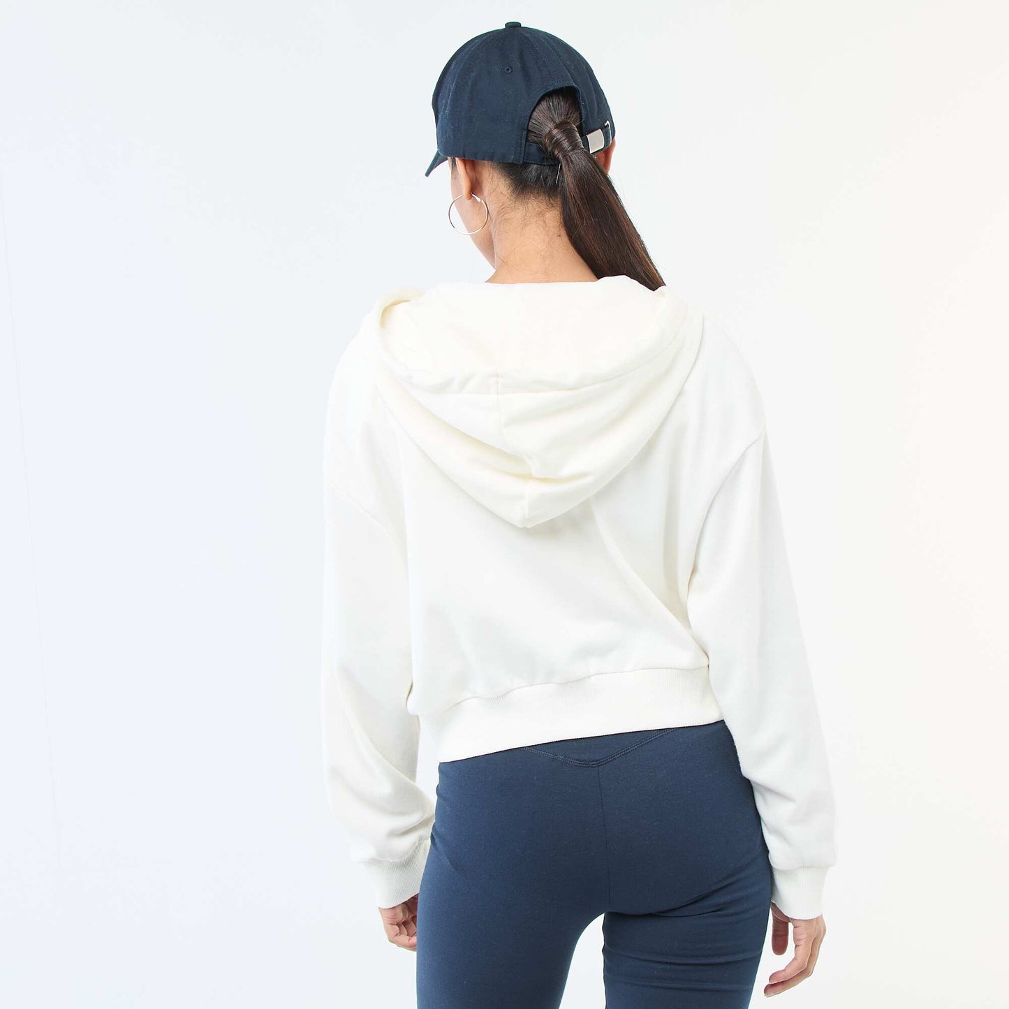 Buzo con capucha crop top BLANCO