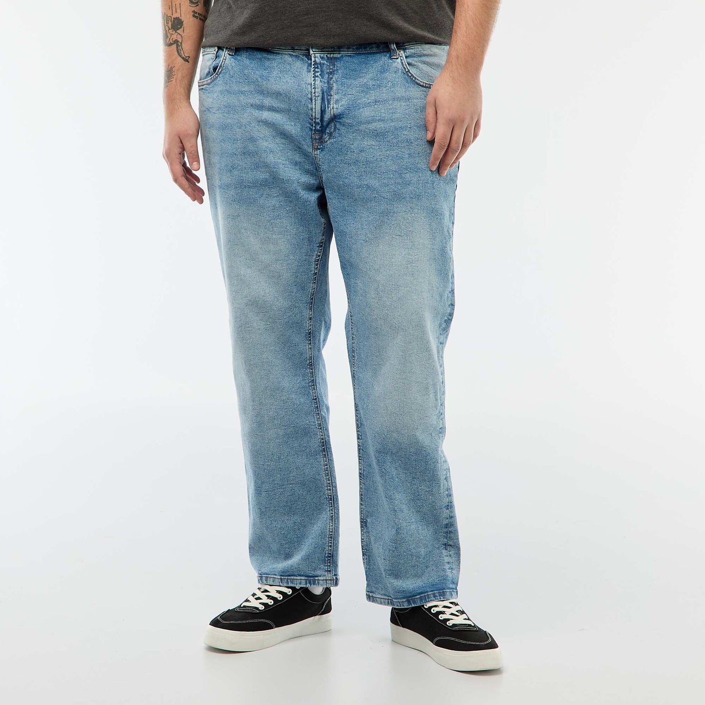 Jean regular / corte recto con 5 bolsillos AZUL