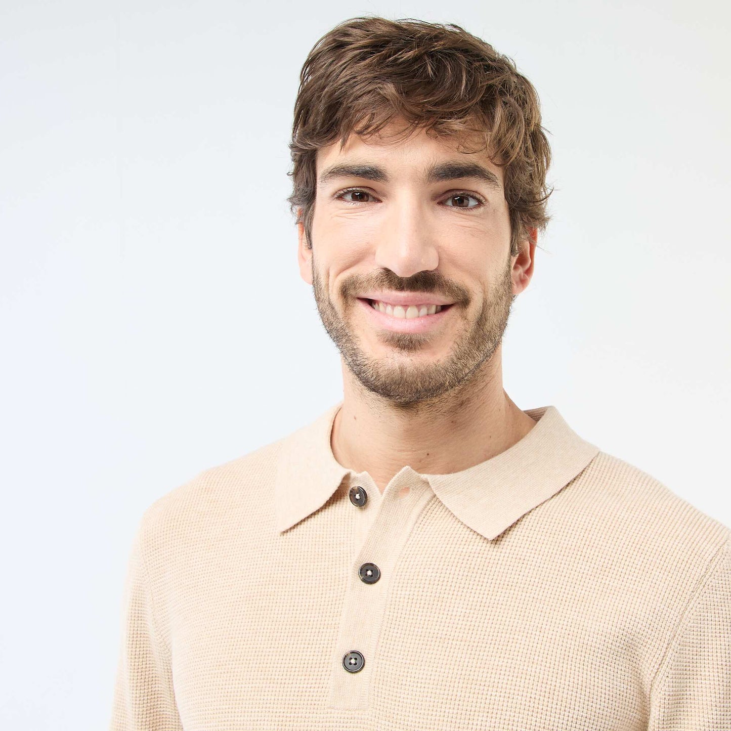 Sweater de punto gofrado con cuello remera BEIGE