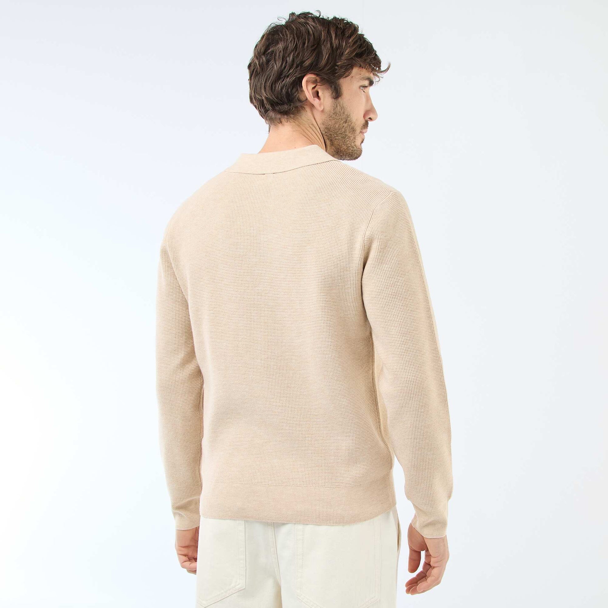 Sweater de punto gofrado con cuello remera BEIGE