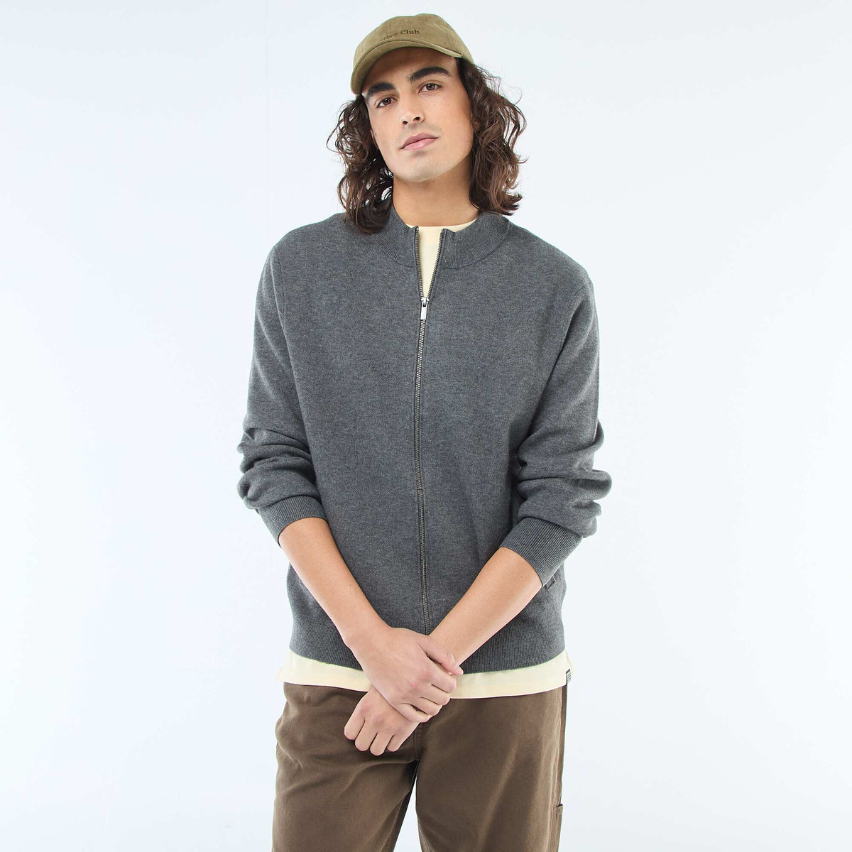 Chaleco cálido con cremallera y cuello alto GRIS