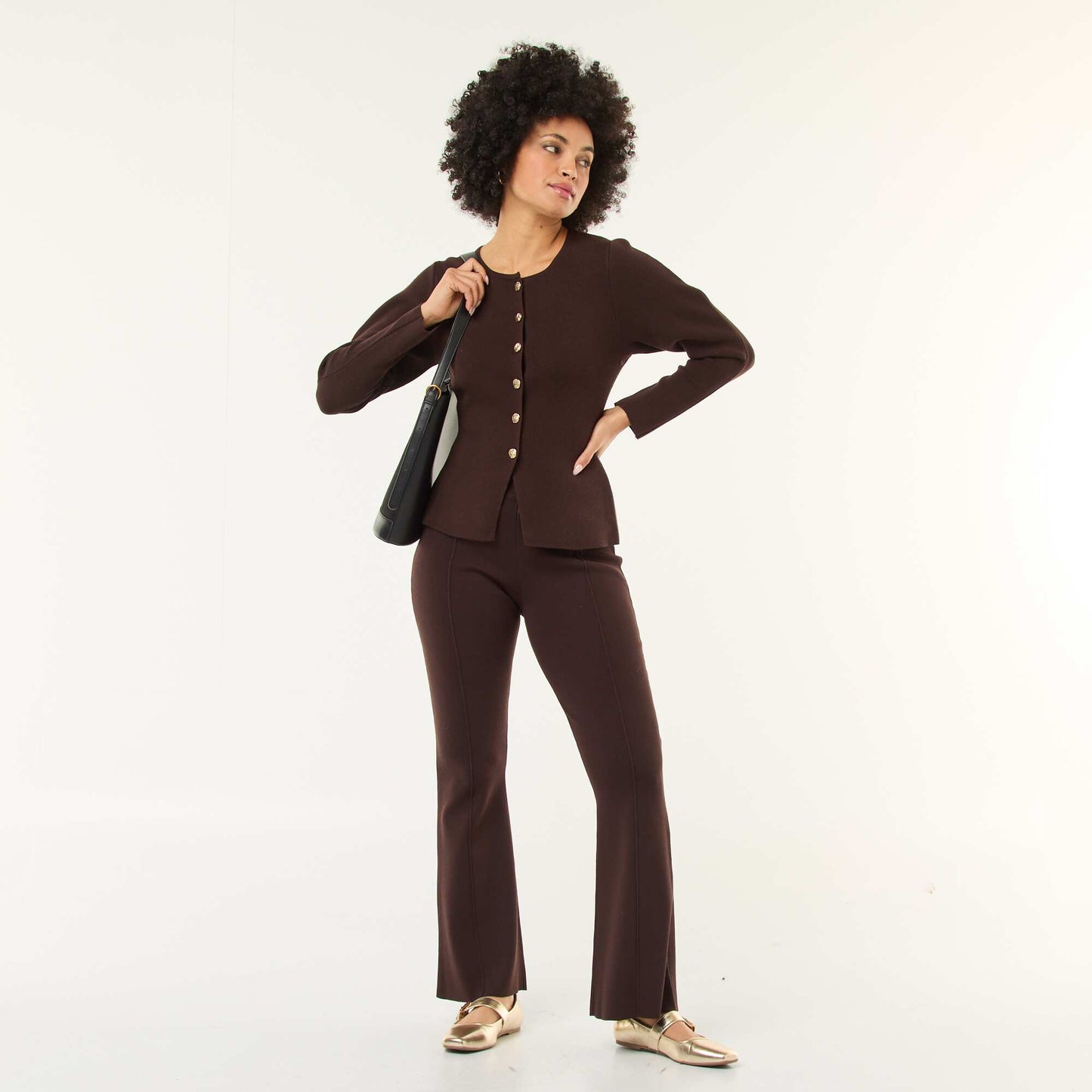 Chaqueta con botones dorados MARRON