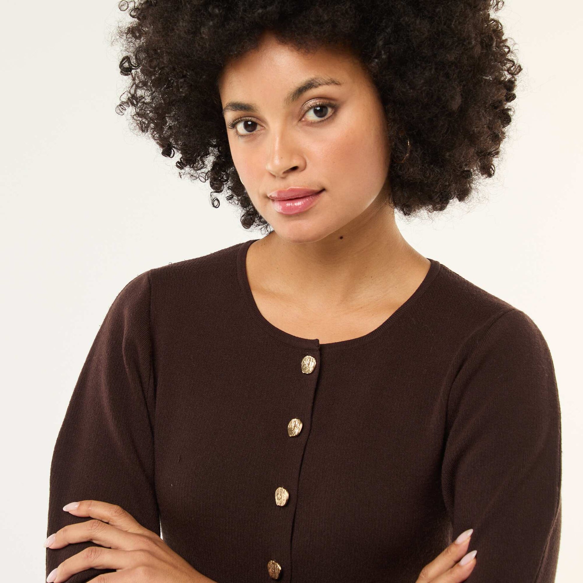 Chaqueta con botones dorados MARRON