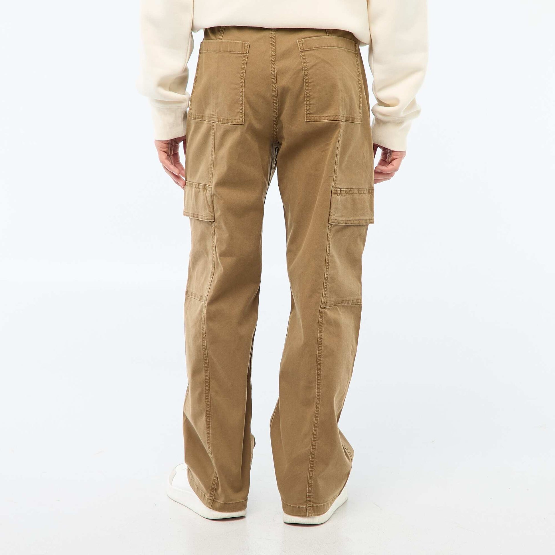Pantalón multibolsillos liso corte recto / Regular Fit MARRON