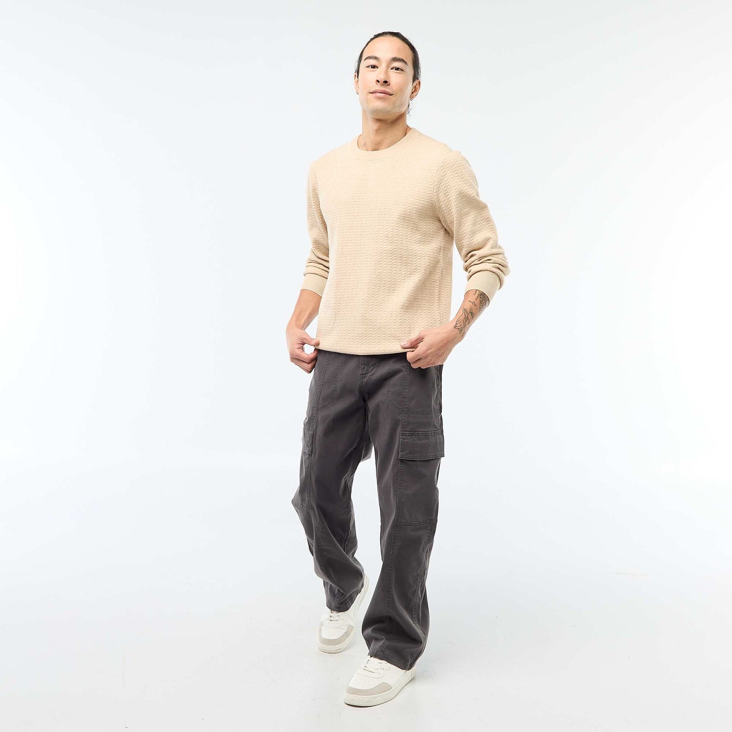 Pantalón multibolsillos liso corte recto / Regular Fit NEGRO