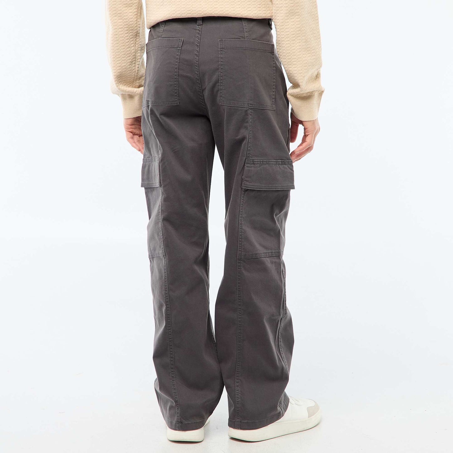 Pantalón multibolsillos liso corte recto / Regular Fit NEGRO