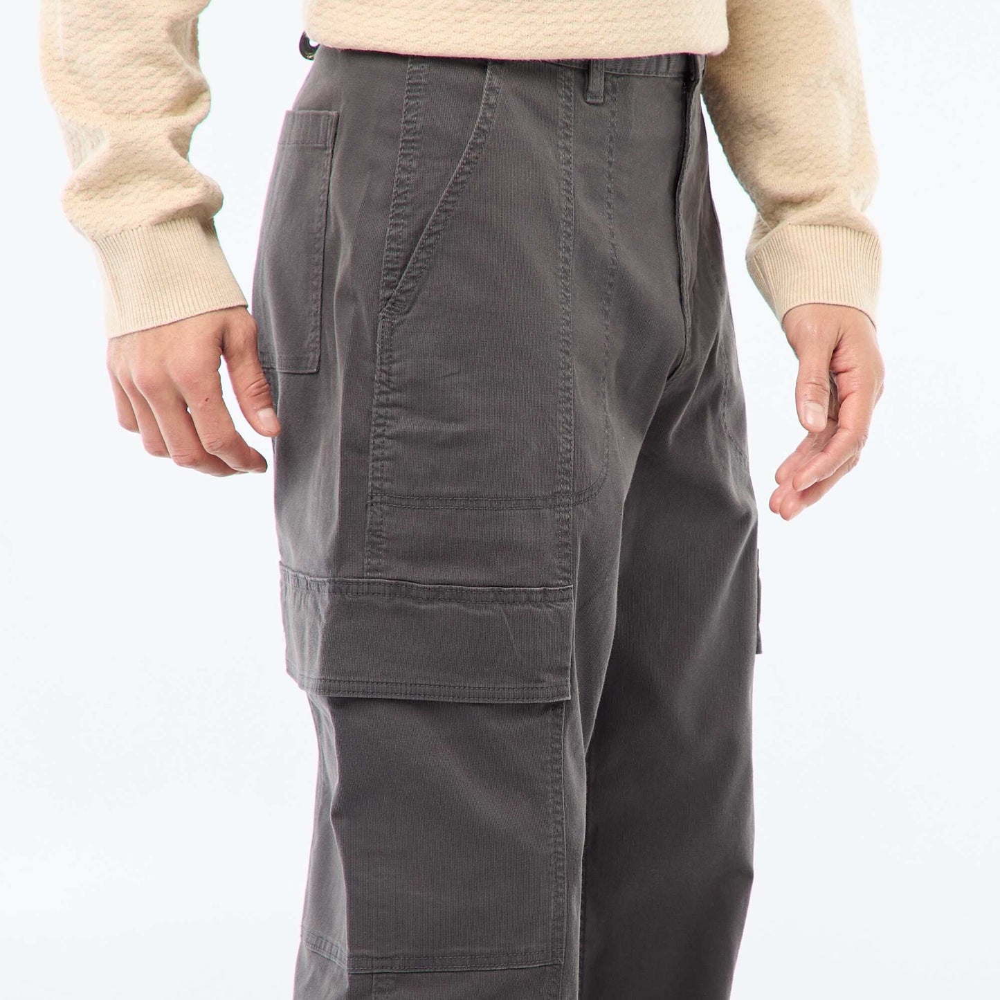 Pantalón multibolsillos liso corte recto / Regular Fit NEGRO