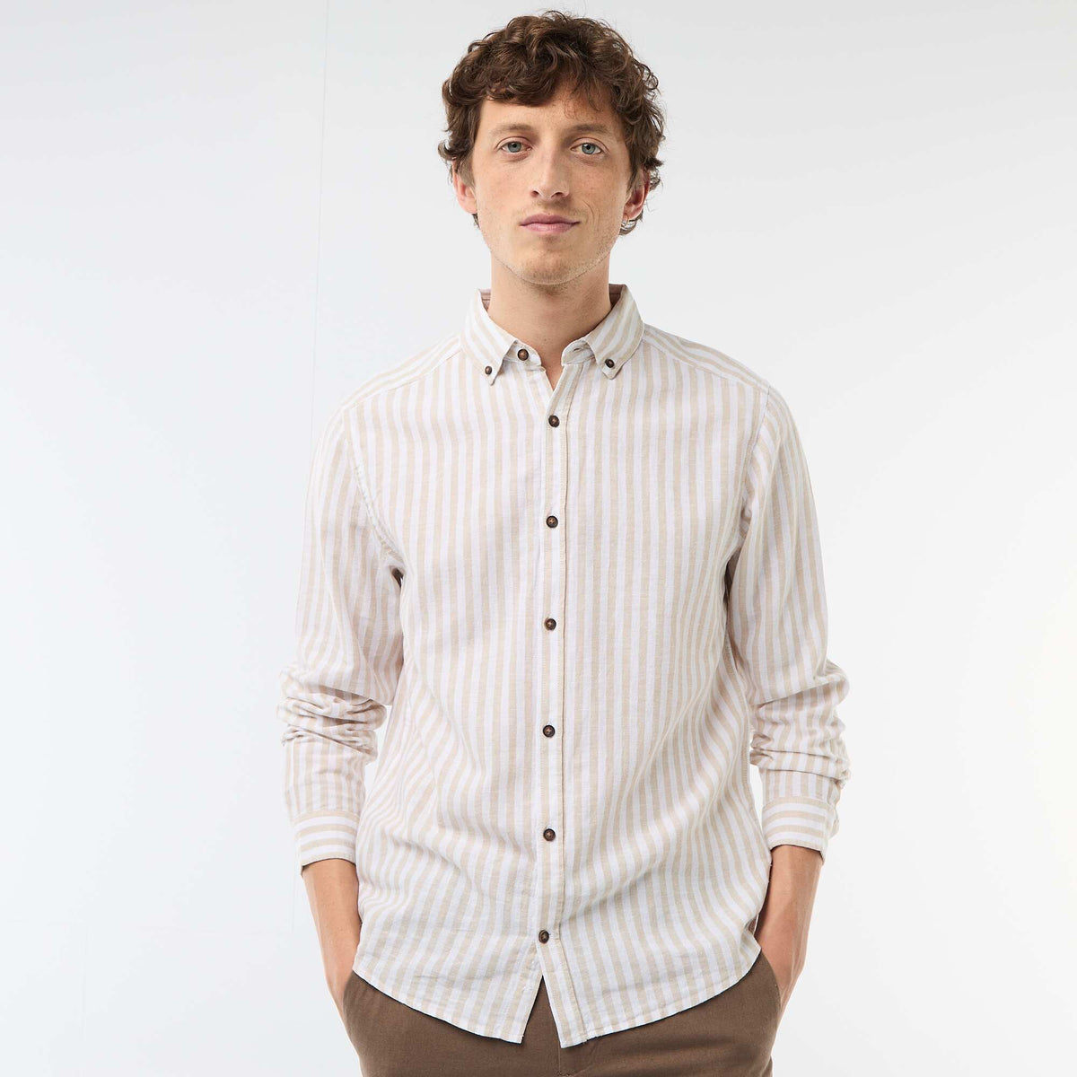 Camisa de lino y algodón a rayas BEIGE
