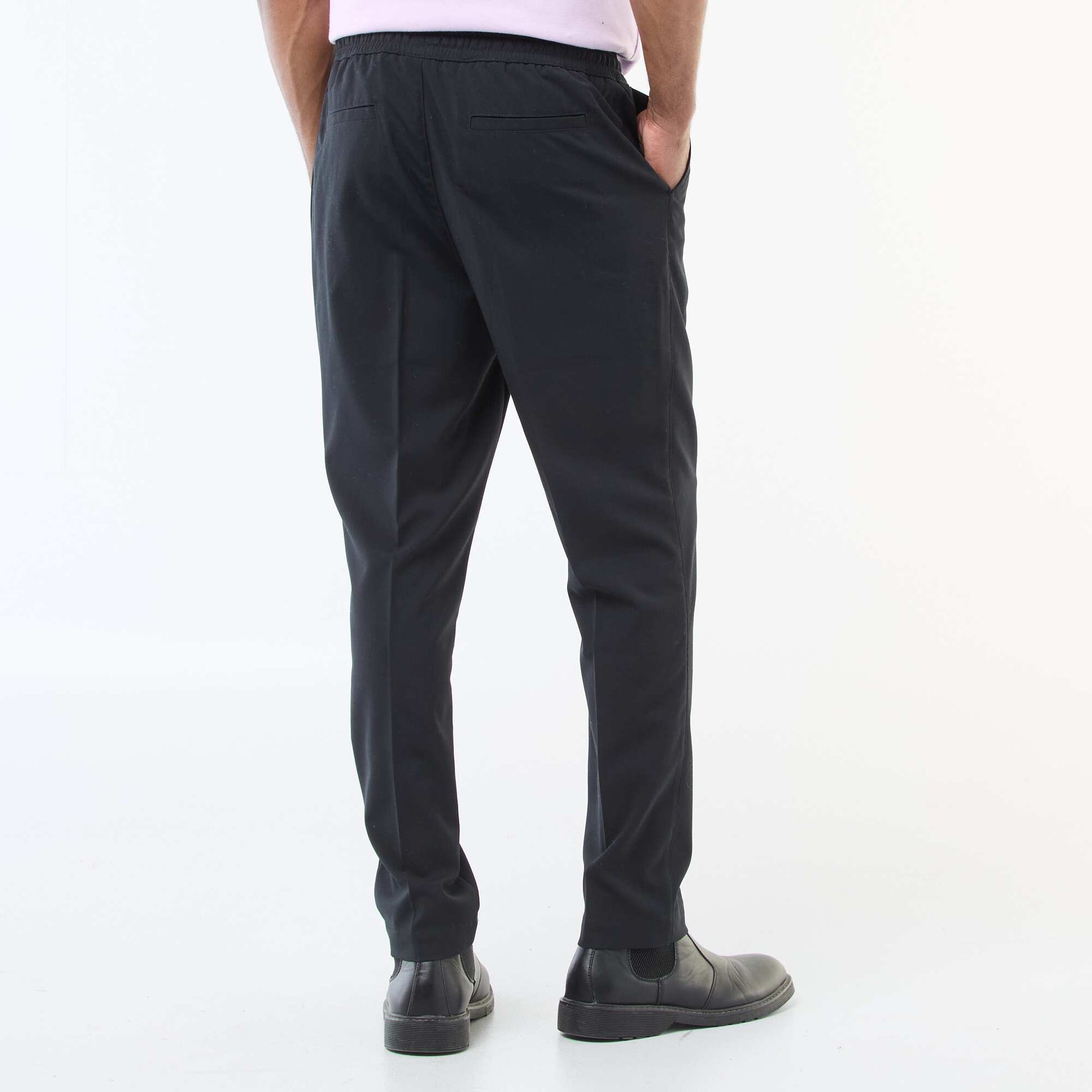 Pantalón estilo 'jogger' liso NEGRO