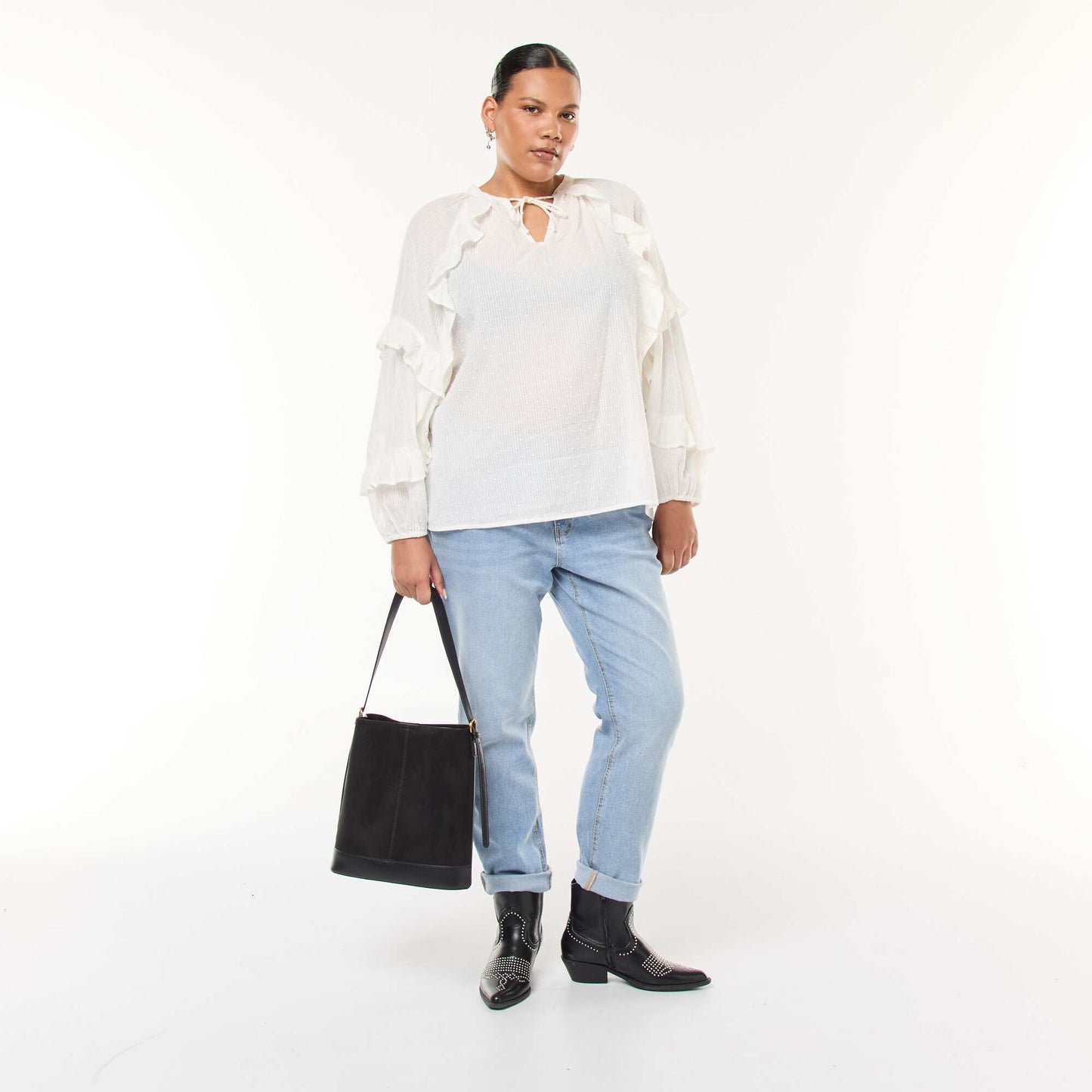 Blusa de plumeti con volante y lazos para anudar al cuello BLANCO