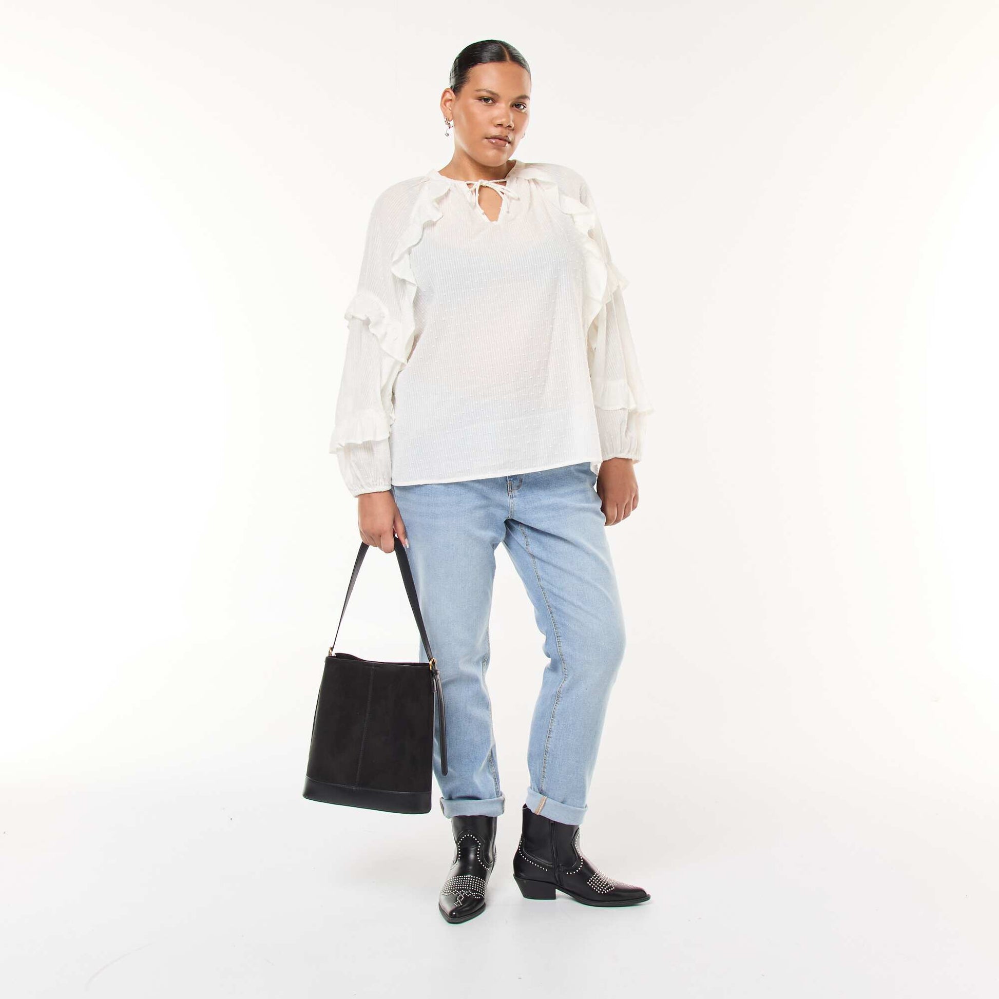 Blusa de plumeti con volante y lazos para anudar al cuello BLANCO