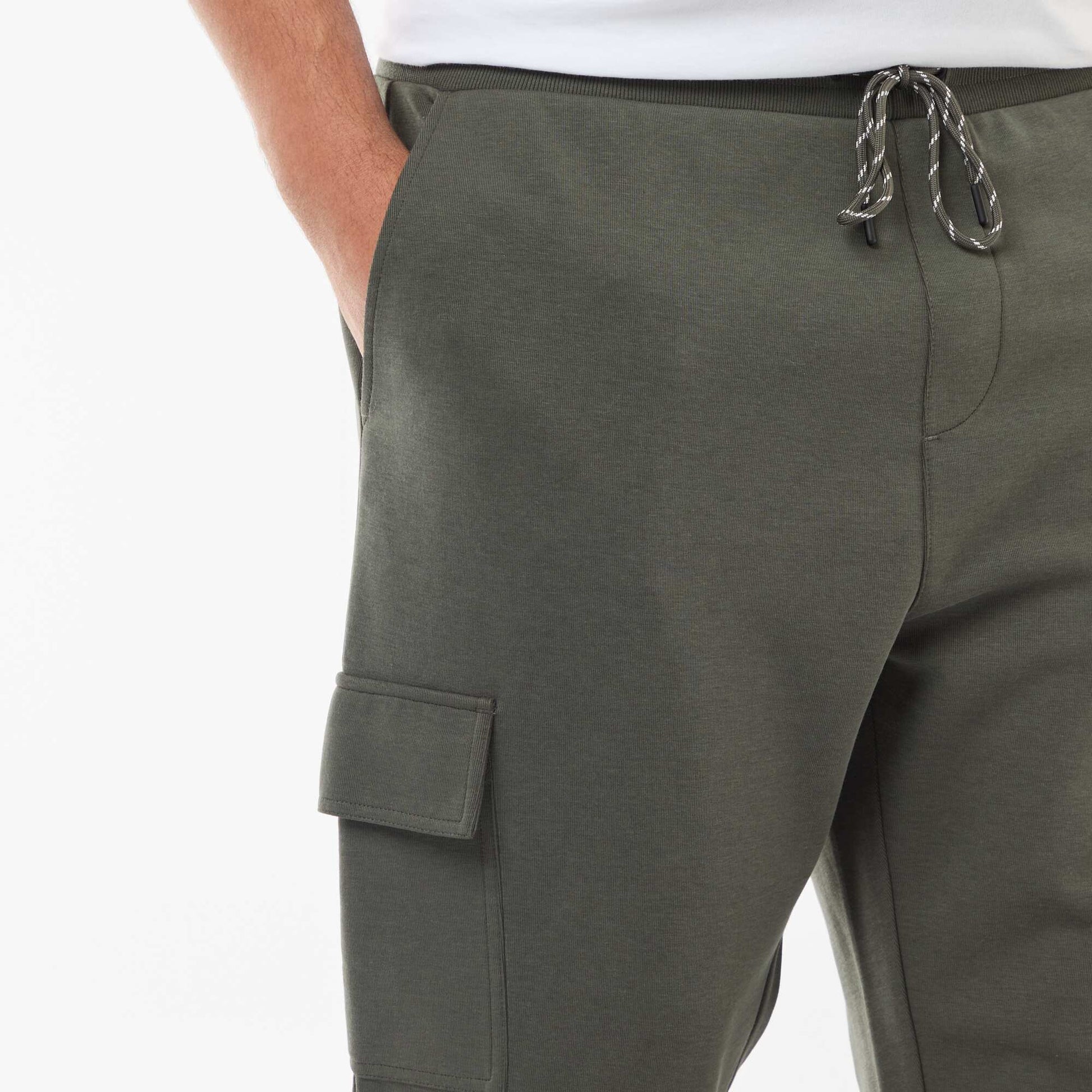 Pantalón bajo ajustado en algodón liso KAKI