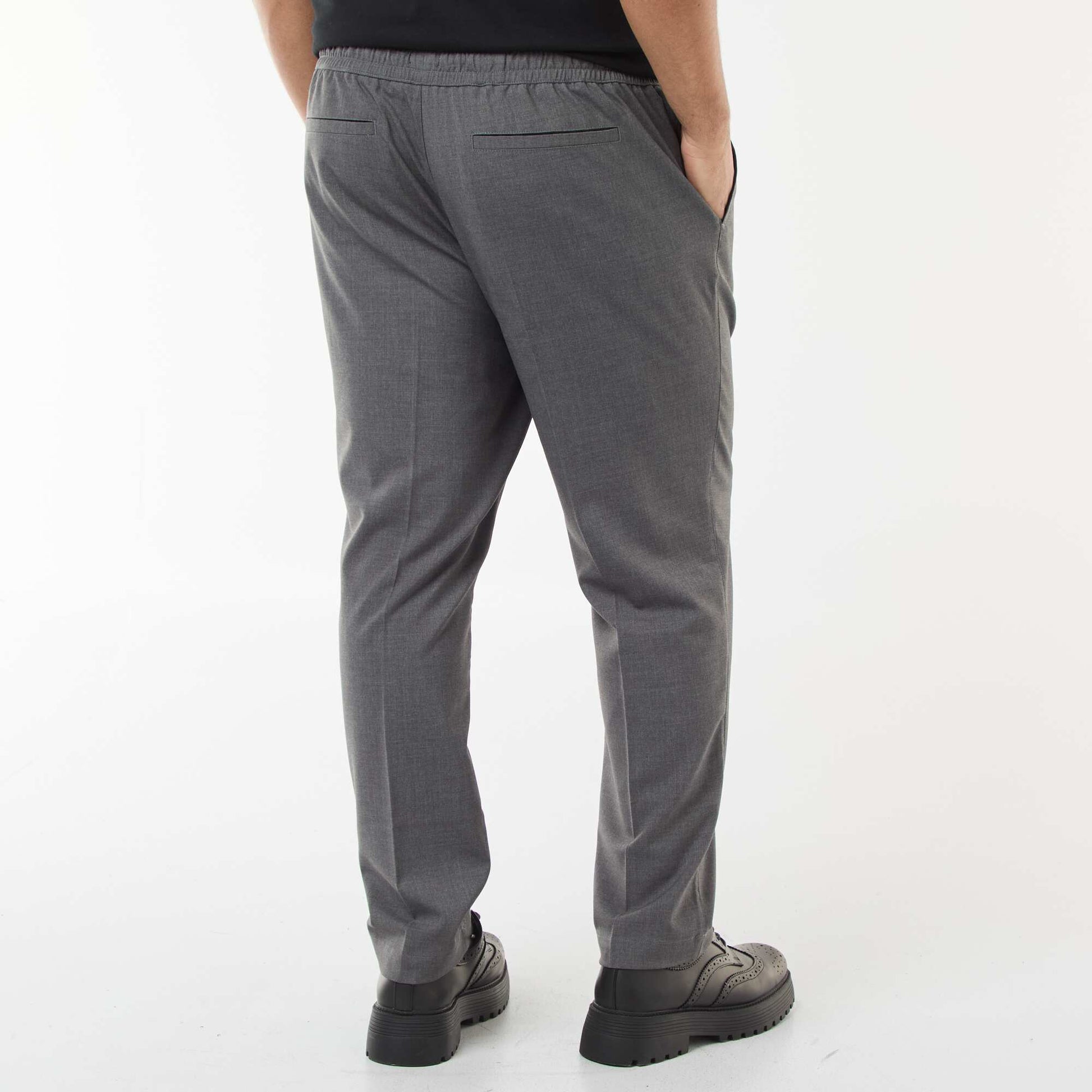 Pantalón estilo 'jogger' liso GRIS