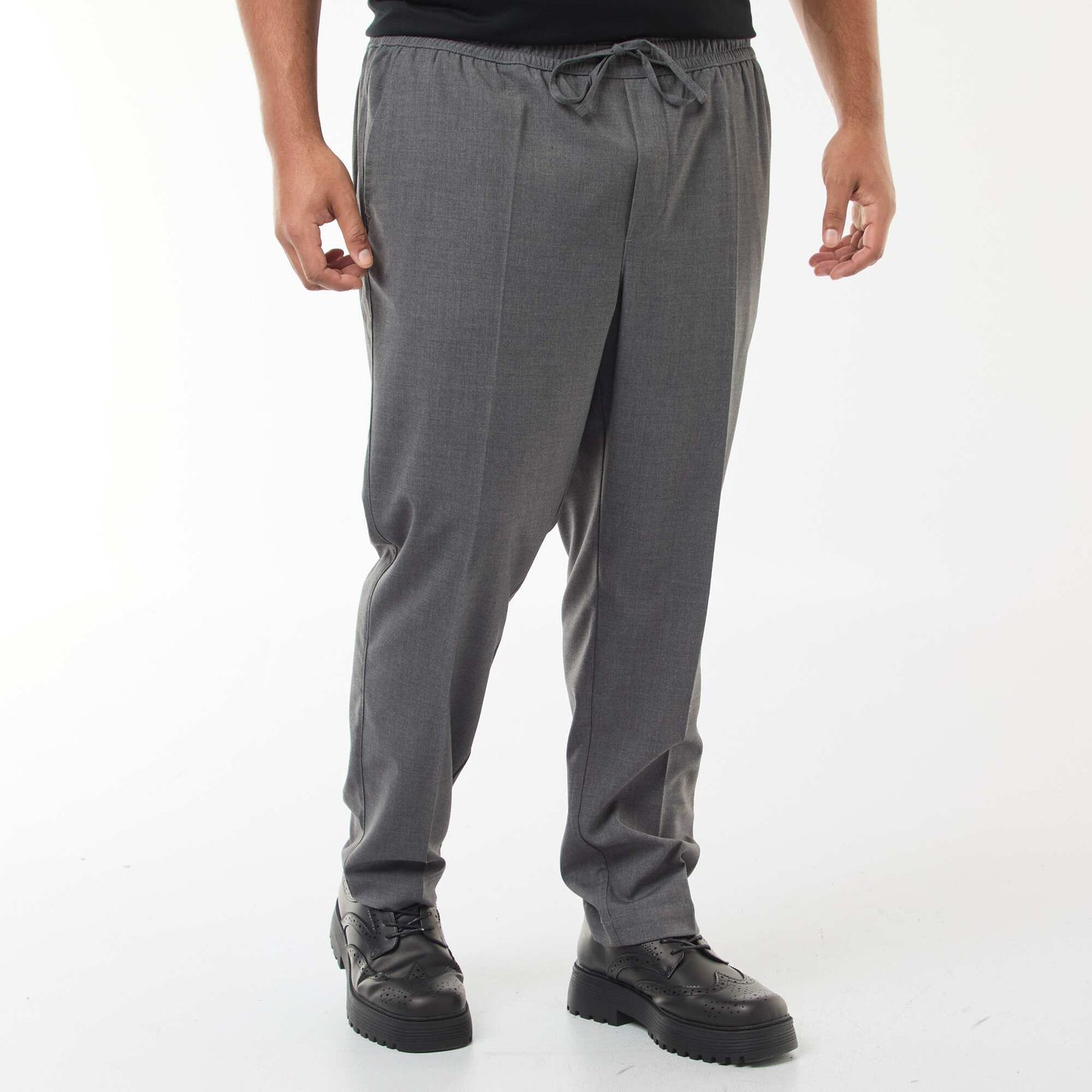 Pantalón estilo 'jogger' liso GRIS