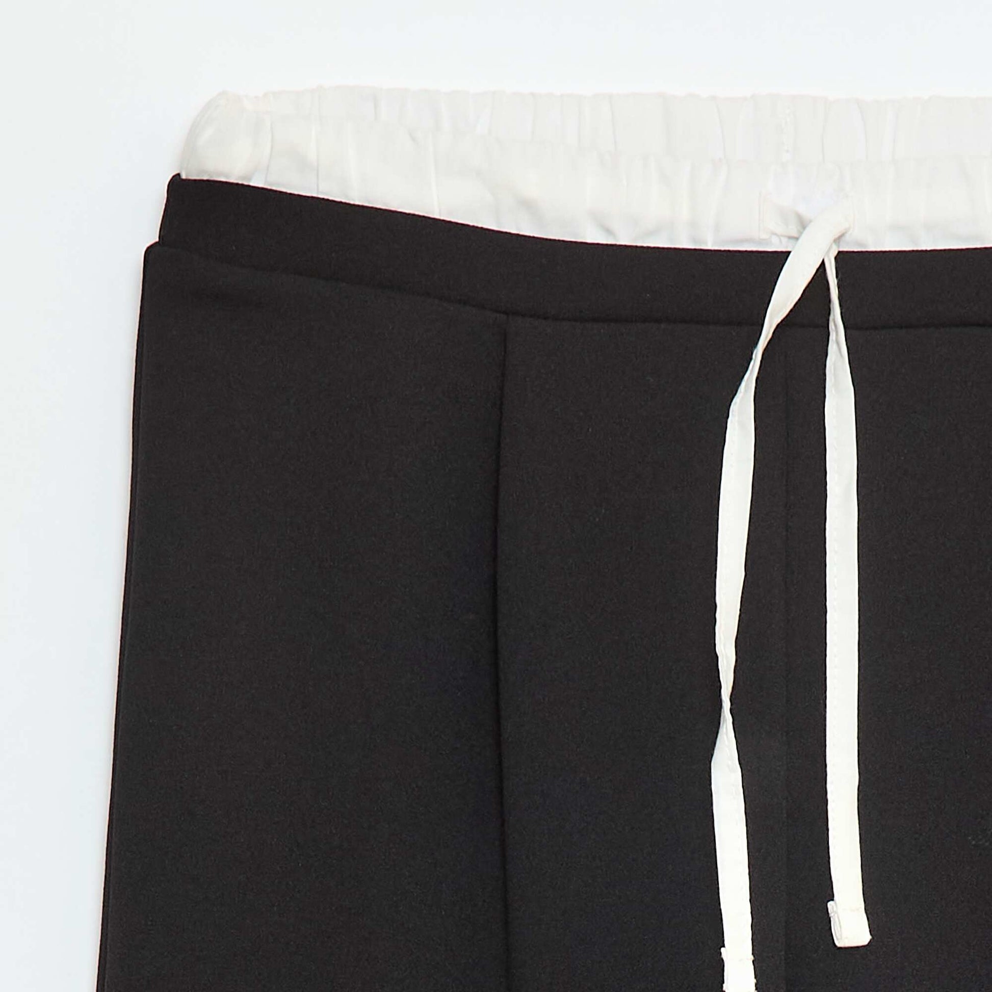 Pantalón ancho con efecto 2 en 1 estilo calzón NEGRO