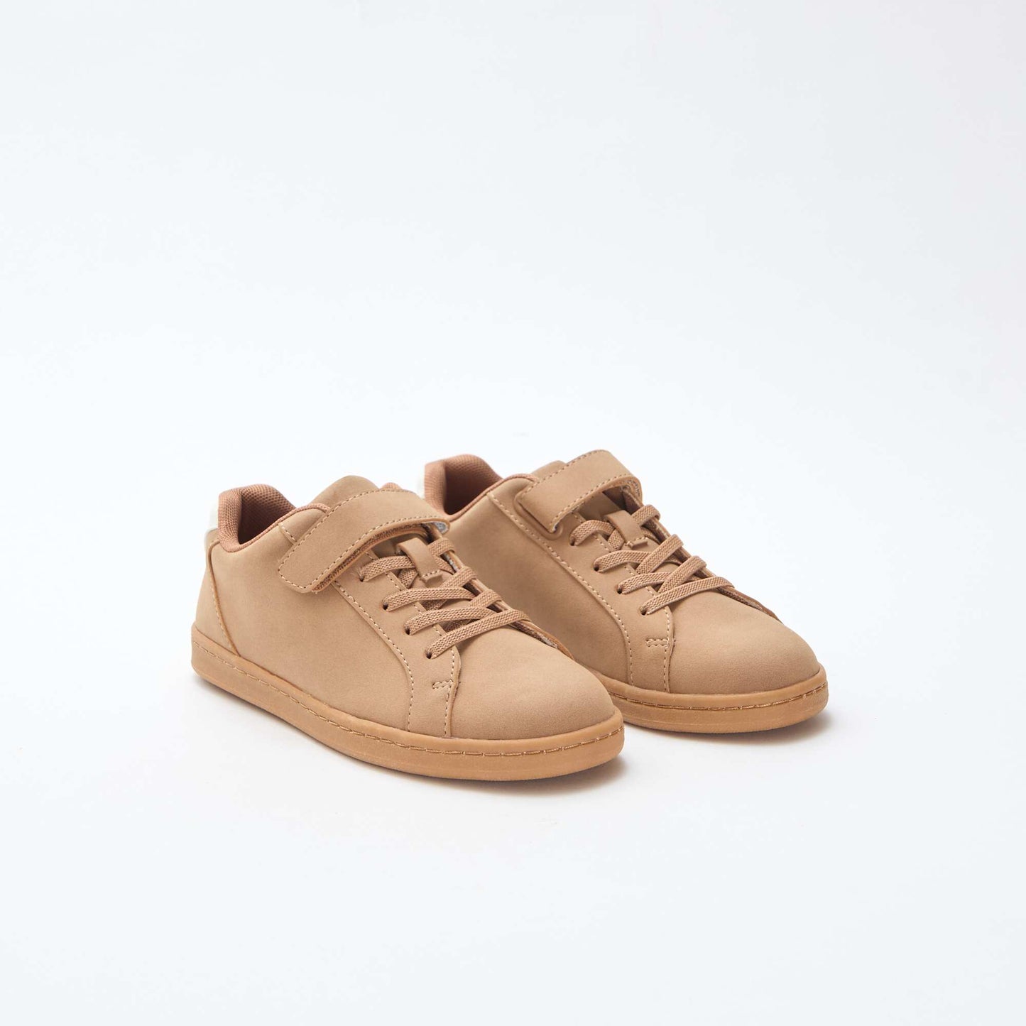 Zapatillas bajas de ante sintético con velcro MARRON