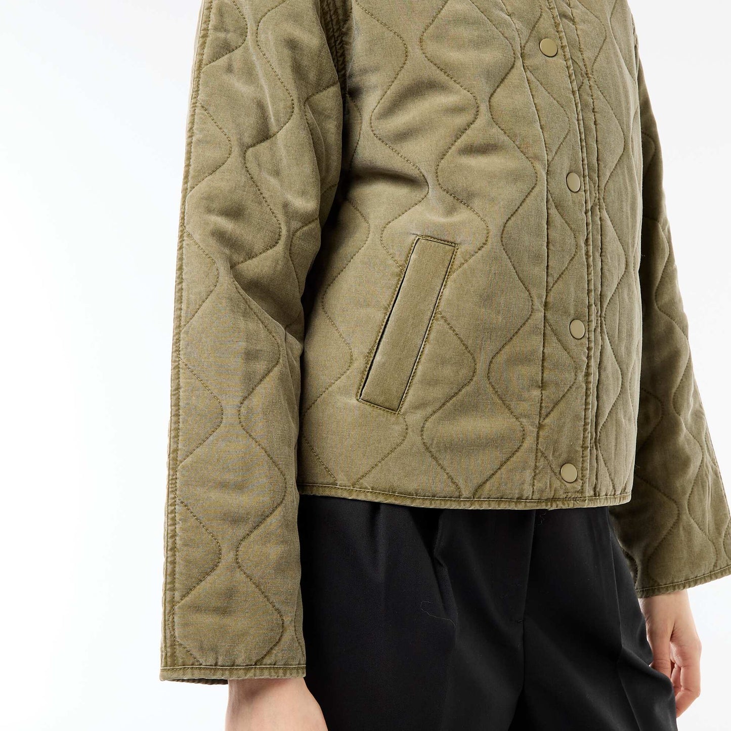 Chaqueta acolchada lisa con cuello camisero KAKI