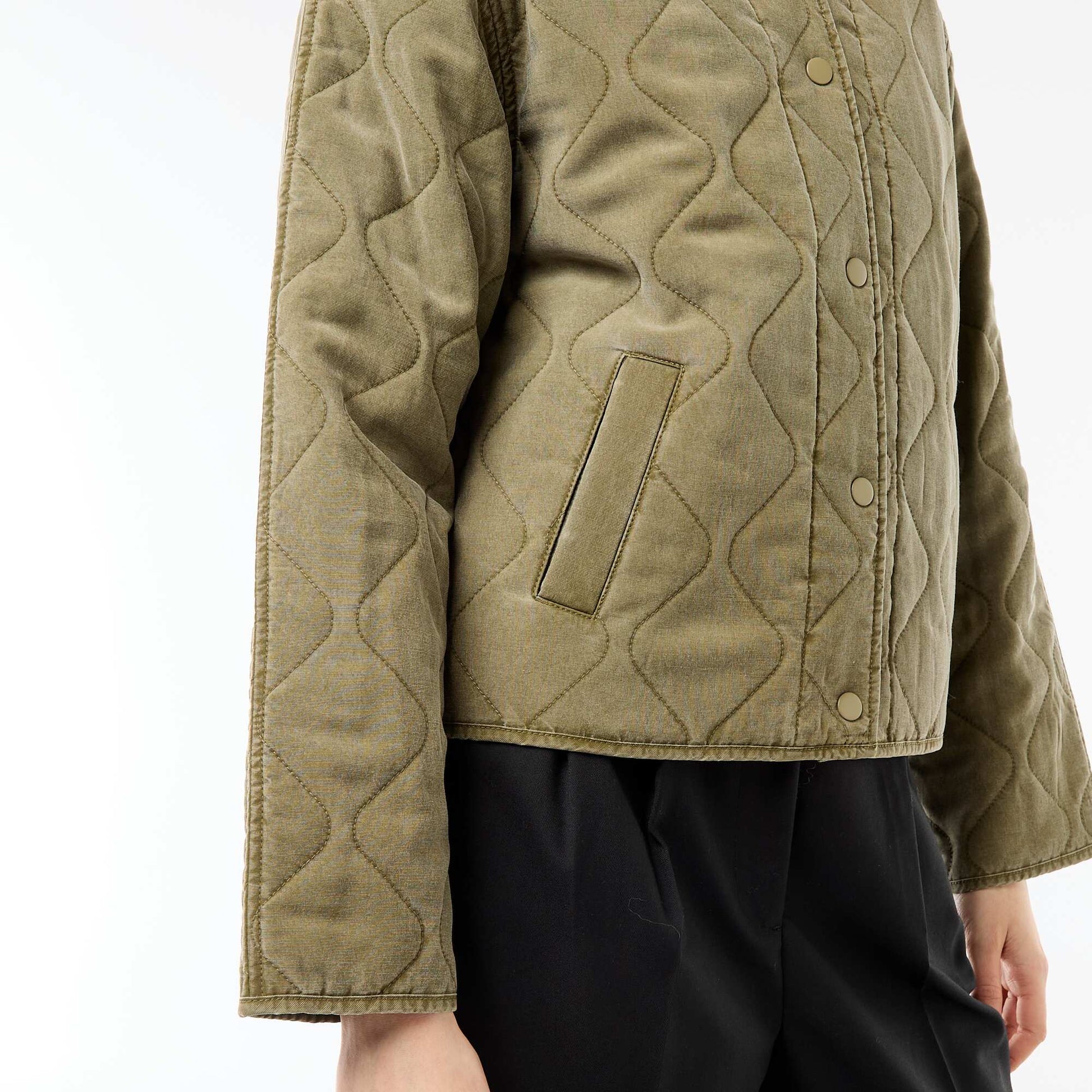Chaqueta acolchada lisa con cuello camisero KAKI