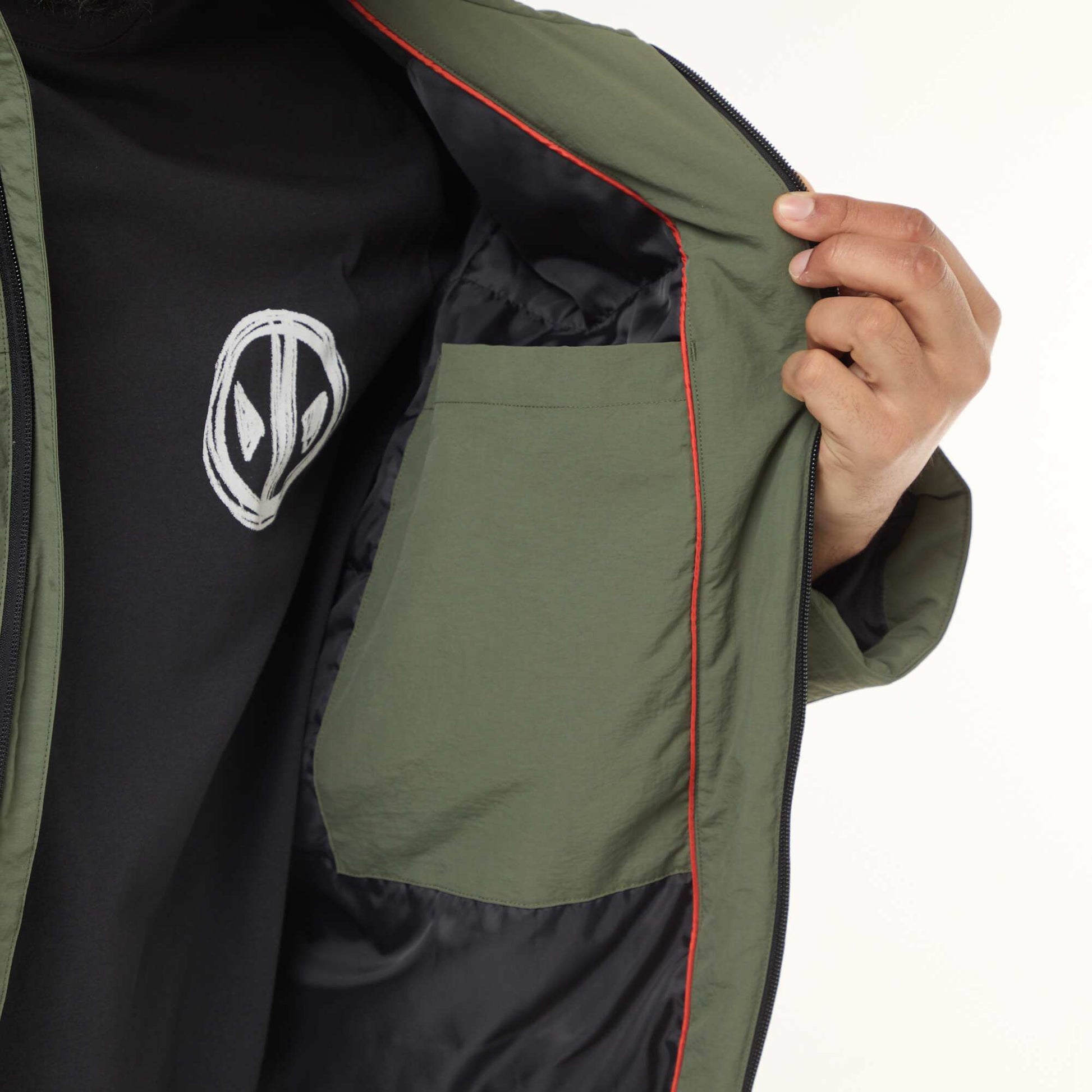 Parka con capucha y bolsillos de parche con doble entrada y forro polar VERDE