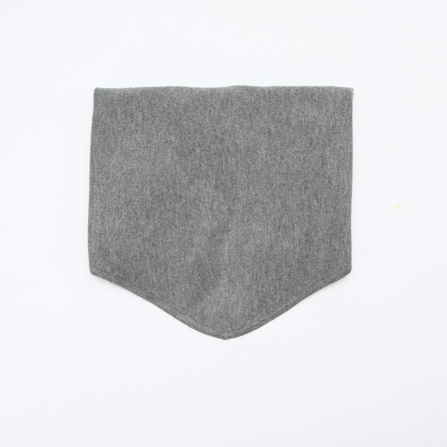 Pañuelo bufanda triangular para anudar GRIS