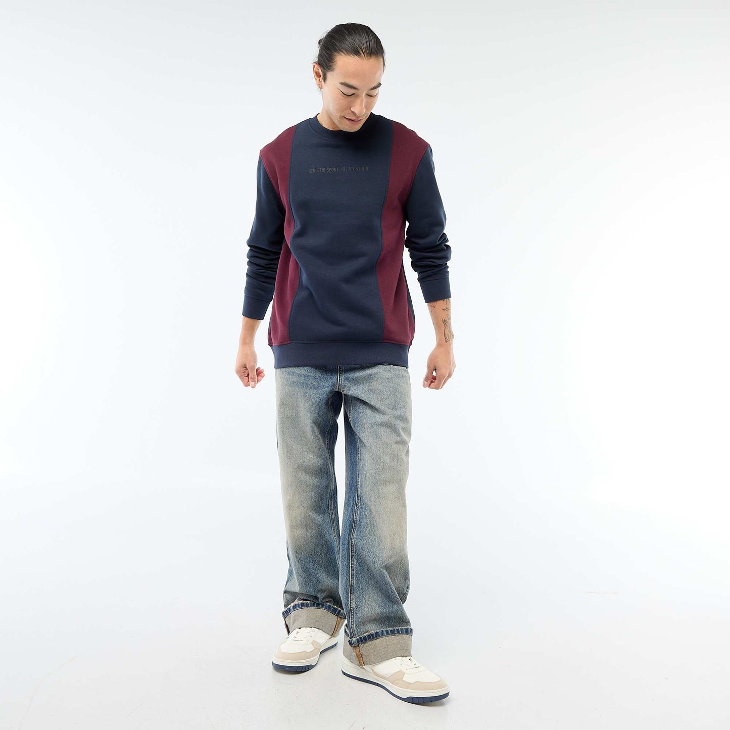 Buzo color block estilo deportivo AZUL