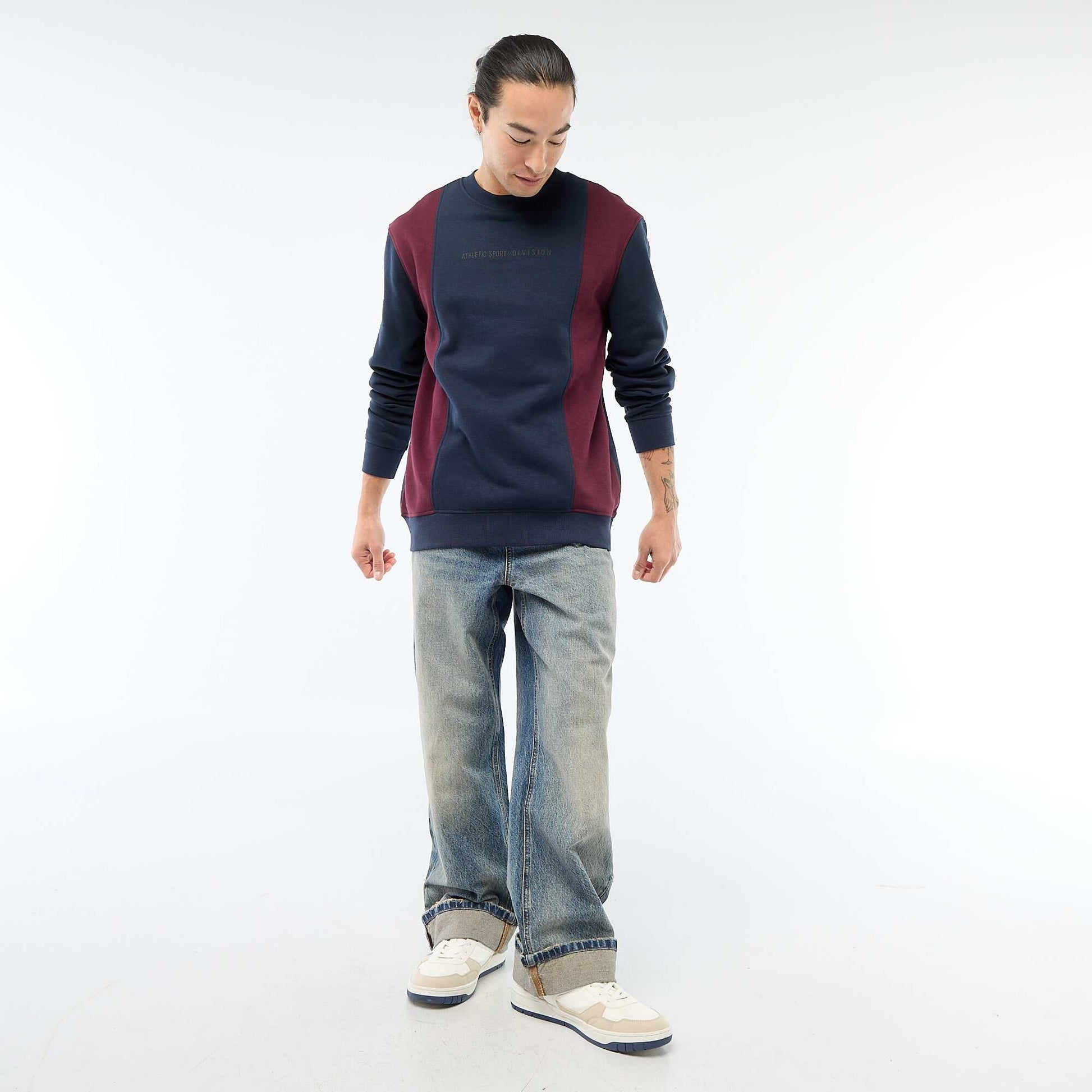 Buzo color block estilo deportivo AZUL