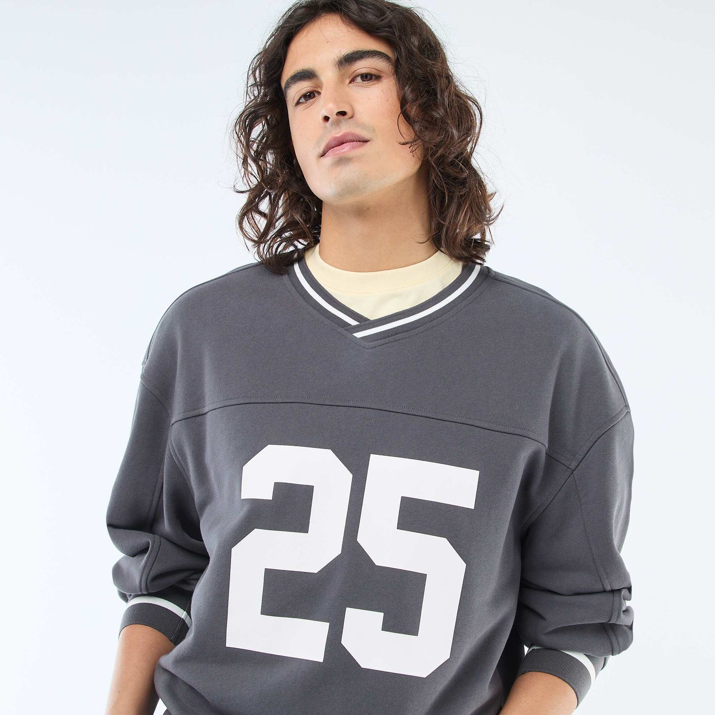 Buzo deportiva en felpa GRIS