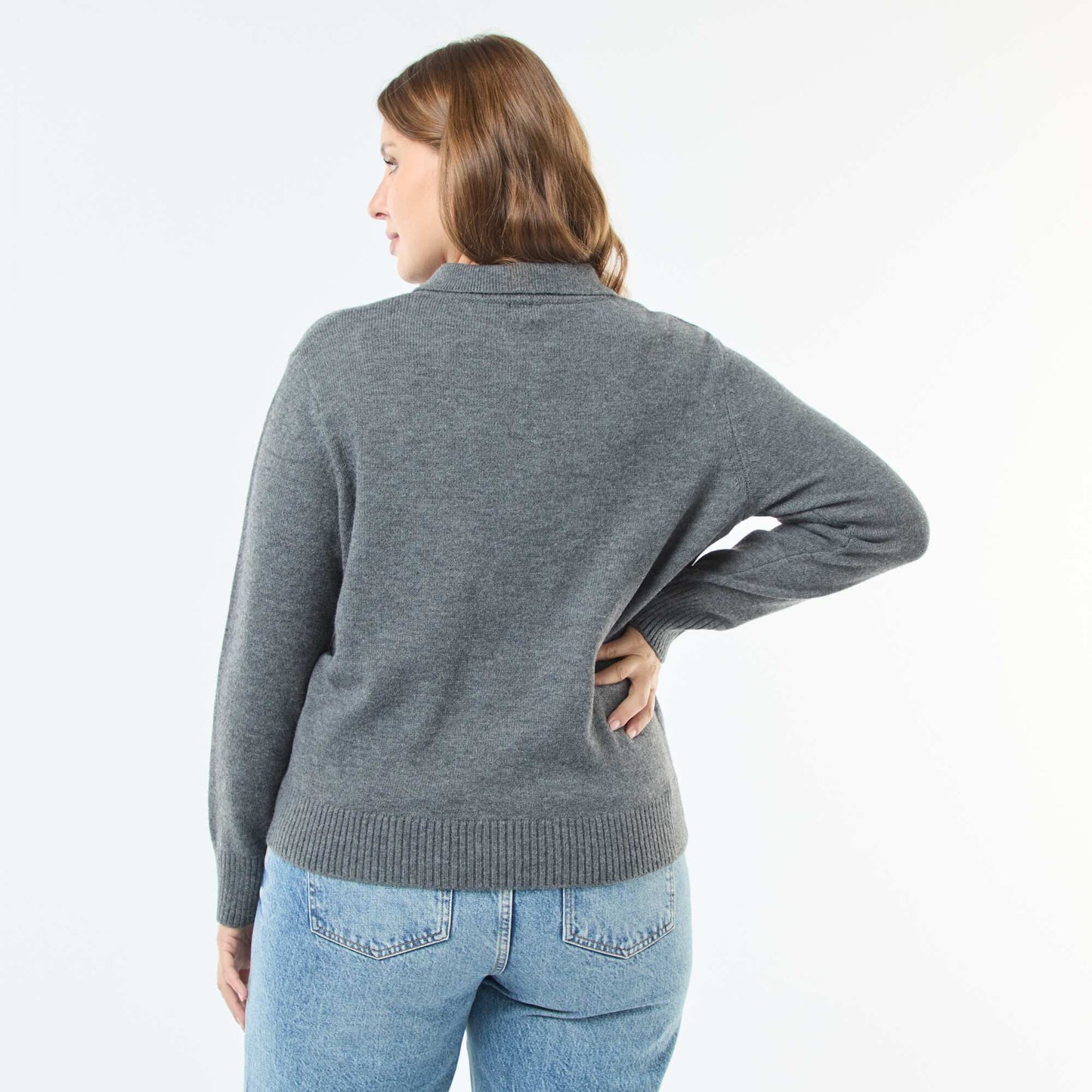 Sweater cuello remera con botones joya GRIS