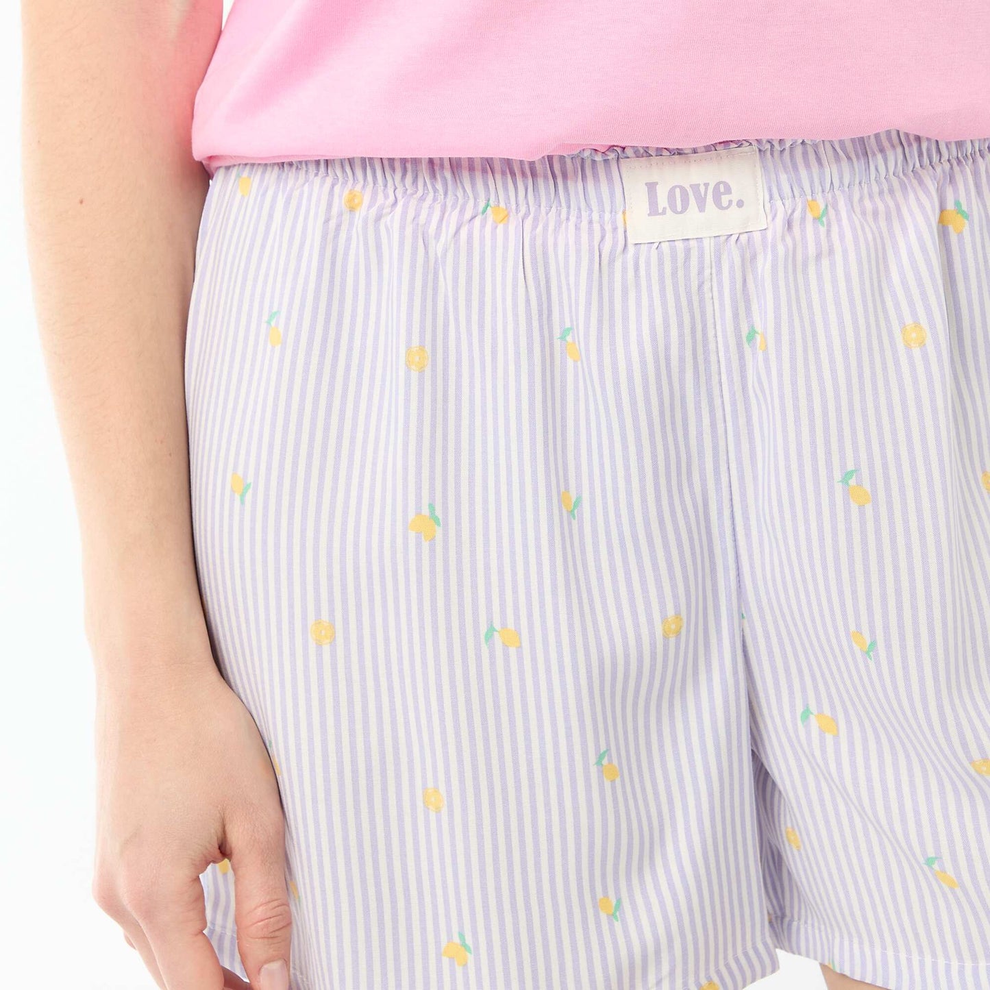 Conjunto de pijama camiseta + pantalón corto ligero con estampado de rayas PURPURA