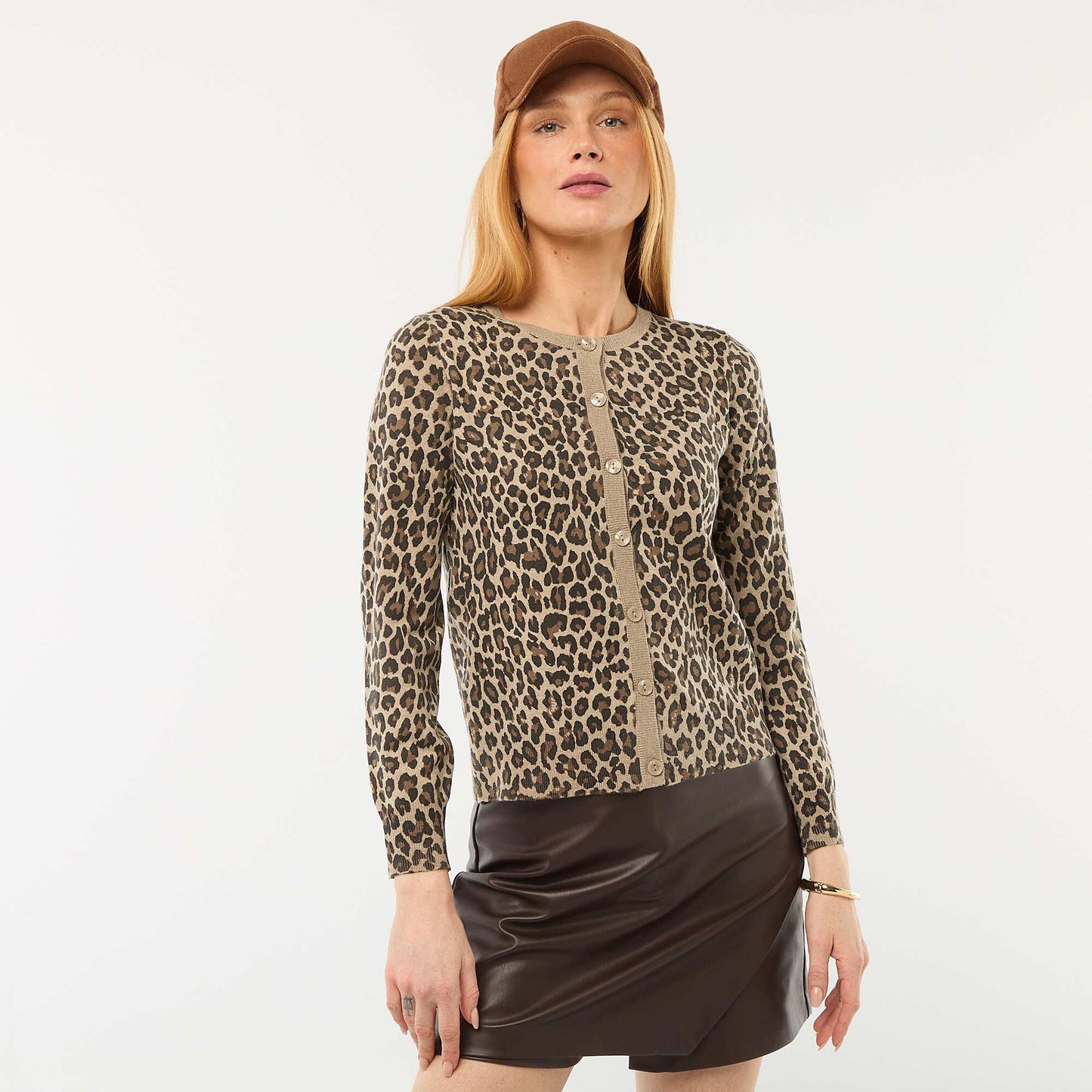 Cárdigan cuello redondo con estampado de leopardo BEIGE