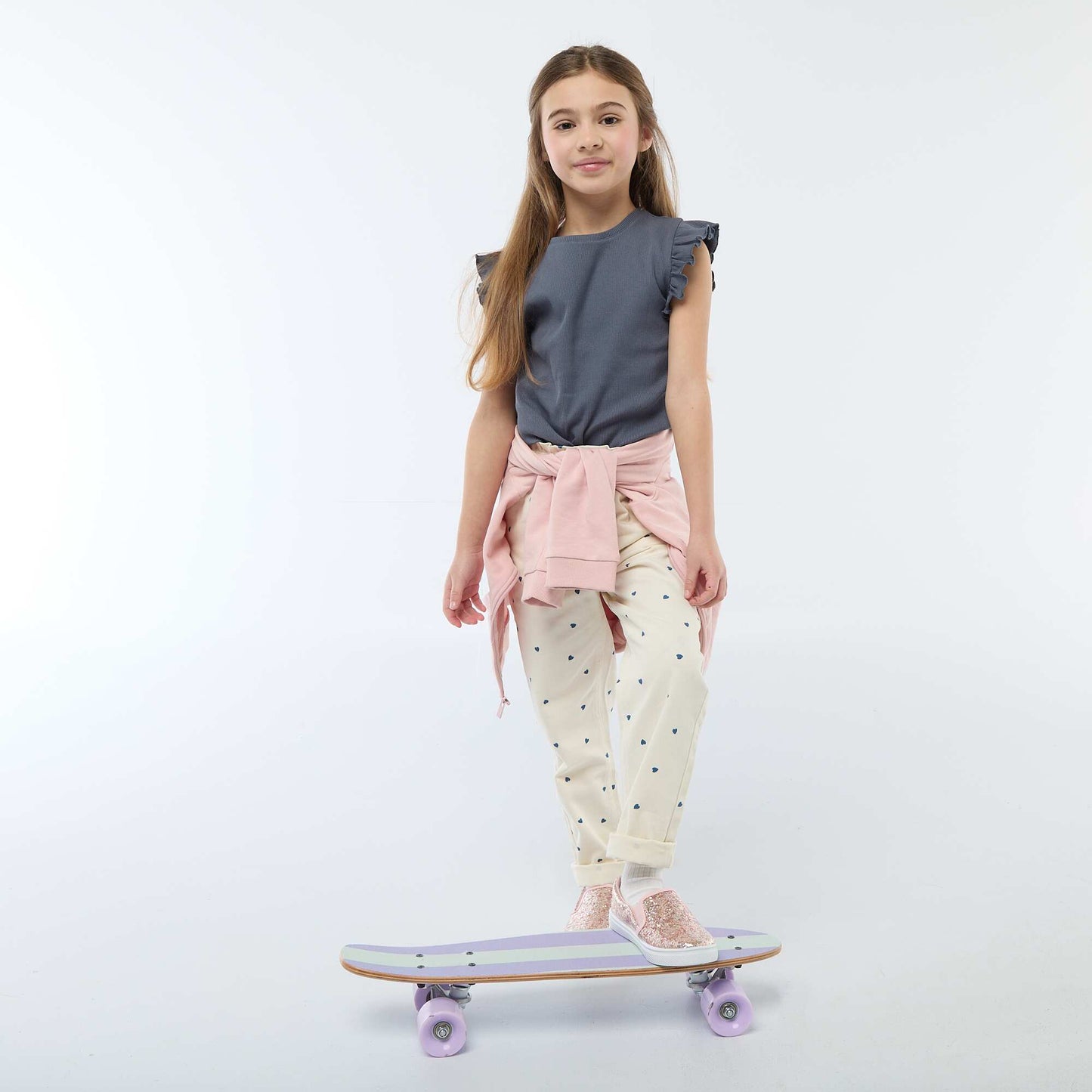 Camiseta de canalé con mangas con volantes GRIS