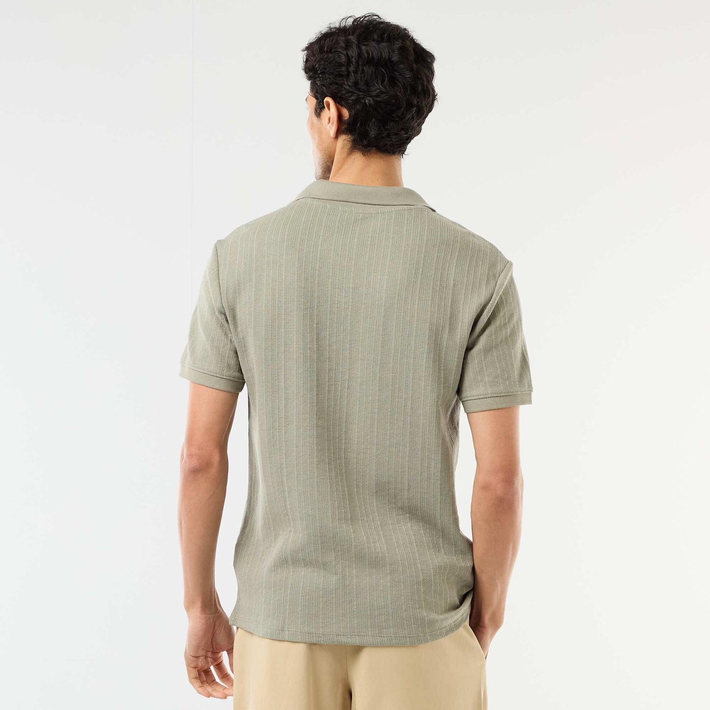 Remera de manga corta y material en nido de abeja VERDE
