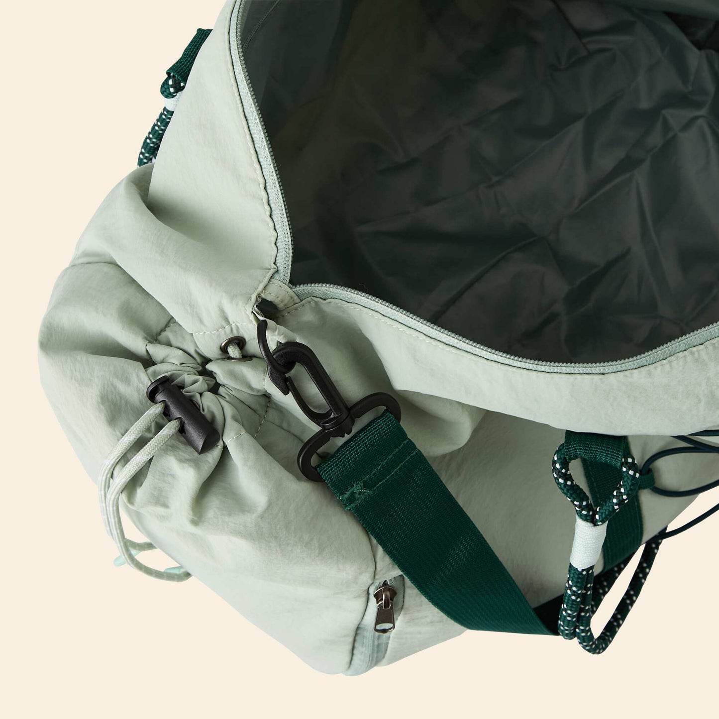 Bolsa de deporte con bolsillos exteriores y compartimento para calzado VERDE