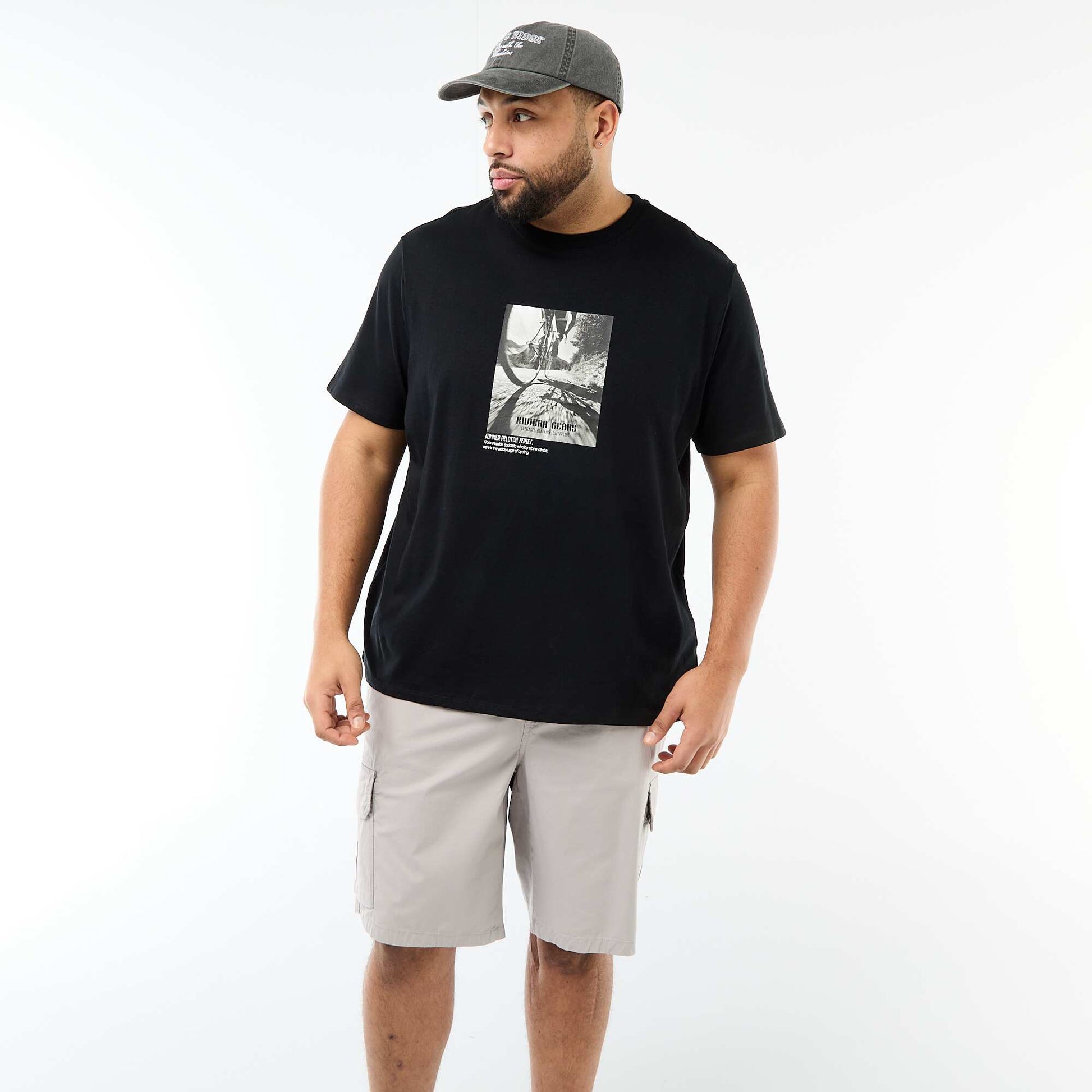 Camiseta estampada de manga corta y cuello redondo NEGRO