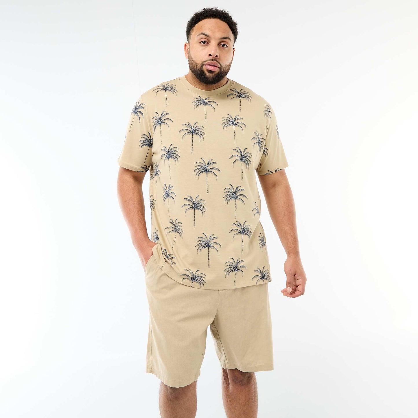 Camiseta estampada de manga corta y cuello redondo BEIGE