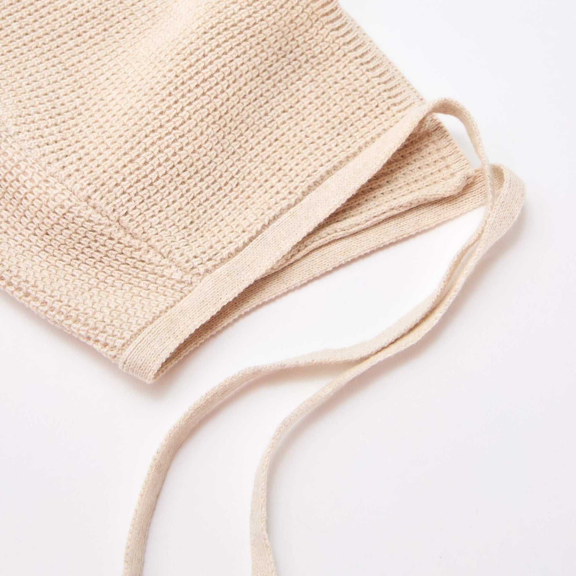 Gorro de punto con lazos BEIGE