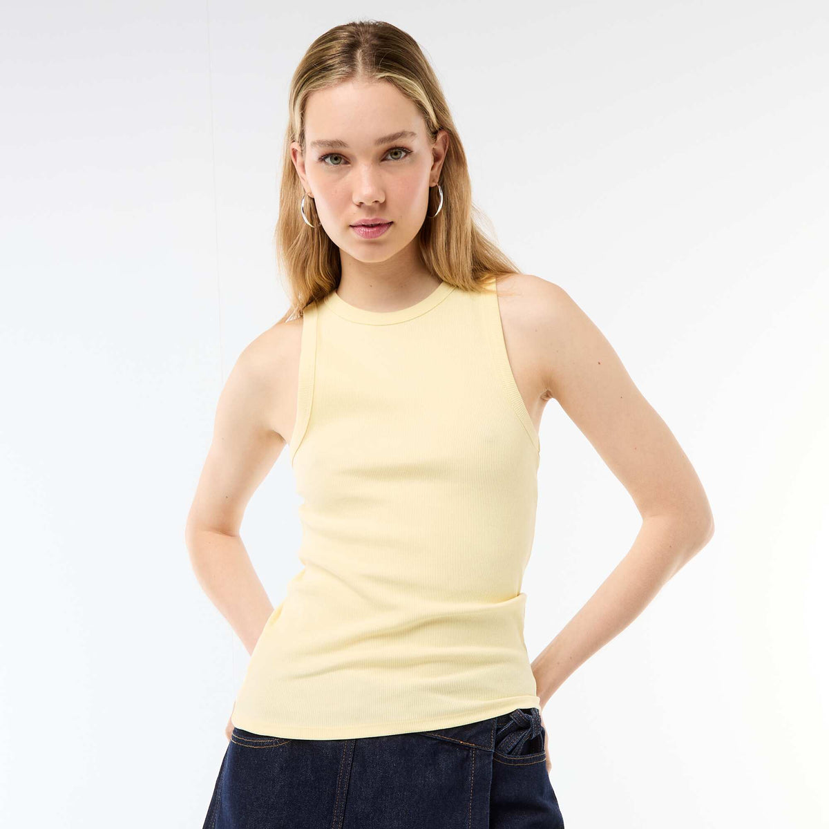 Camiseta sin mangas en canalé AMARILLO