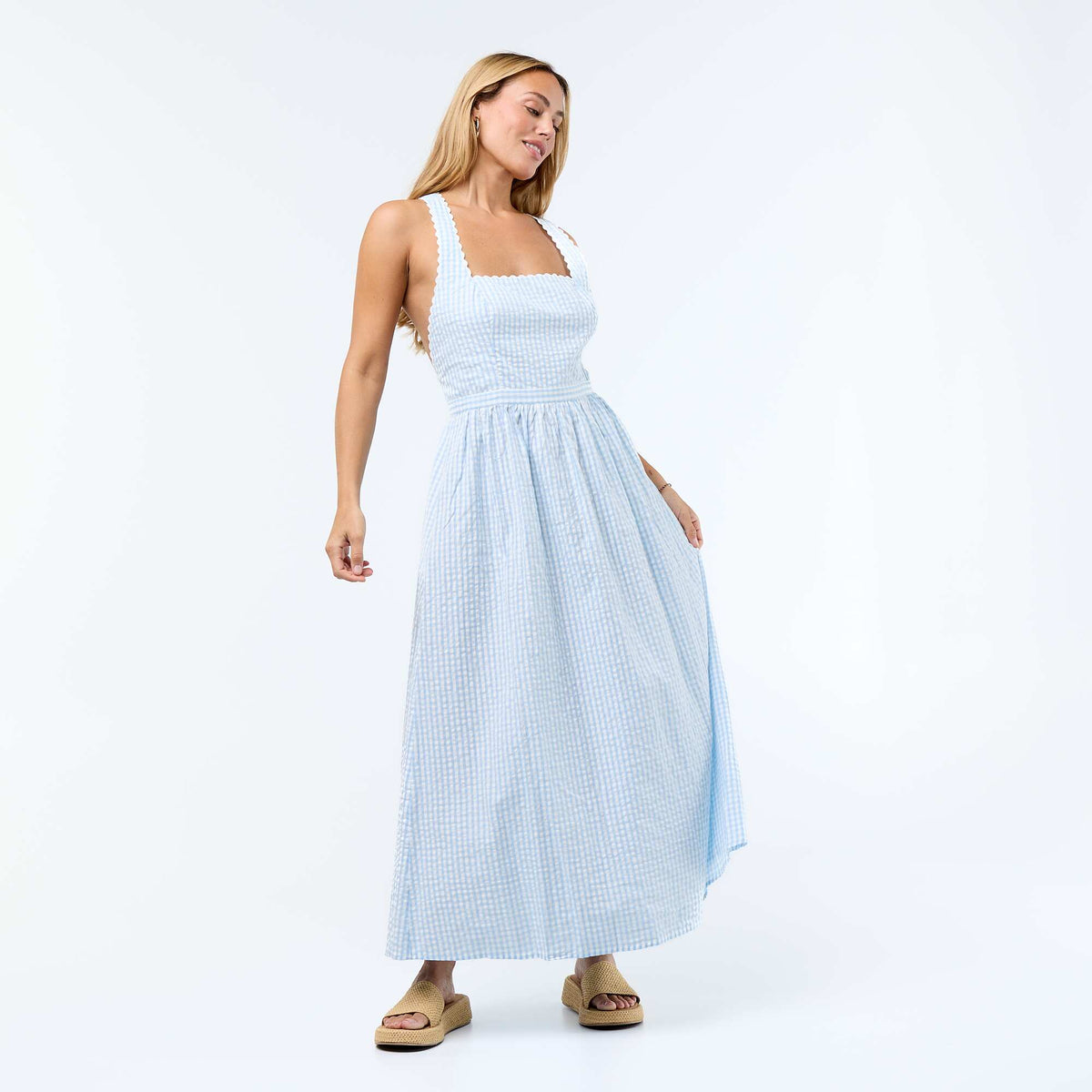 Vestido largo de punto gofrado con tirantes cruzados AZUL
